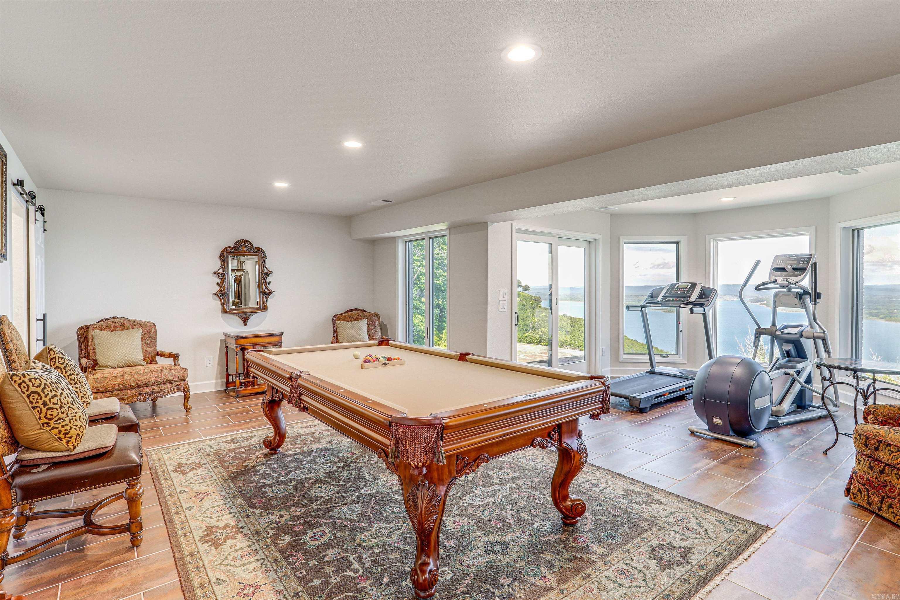 DIAMOND BLUFF ESTATES - Residential