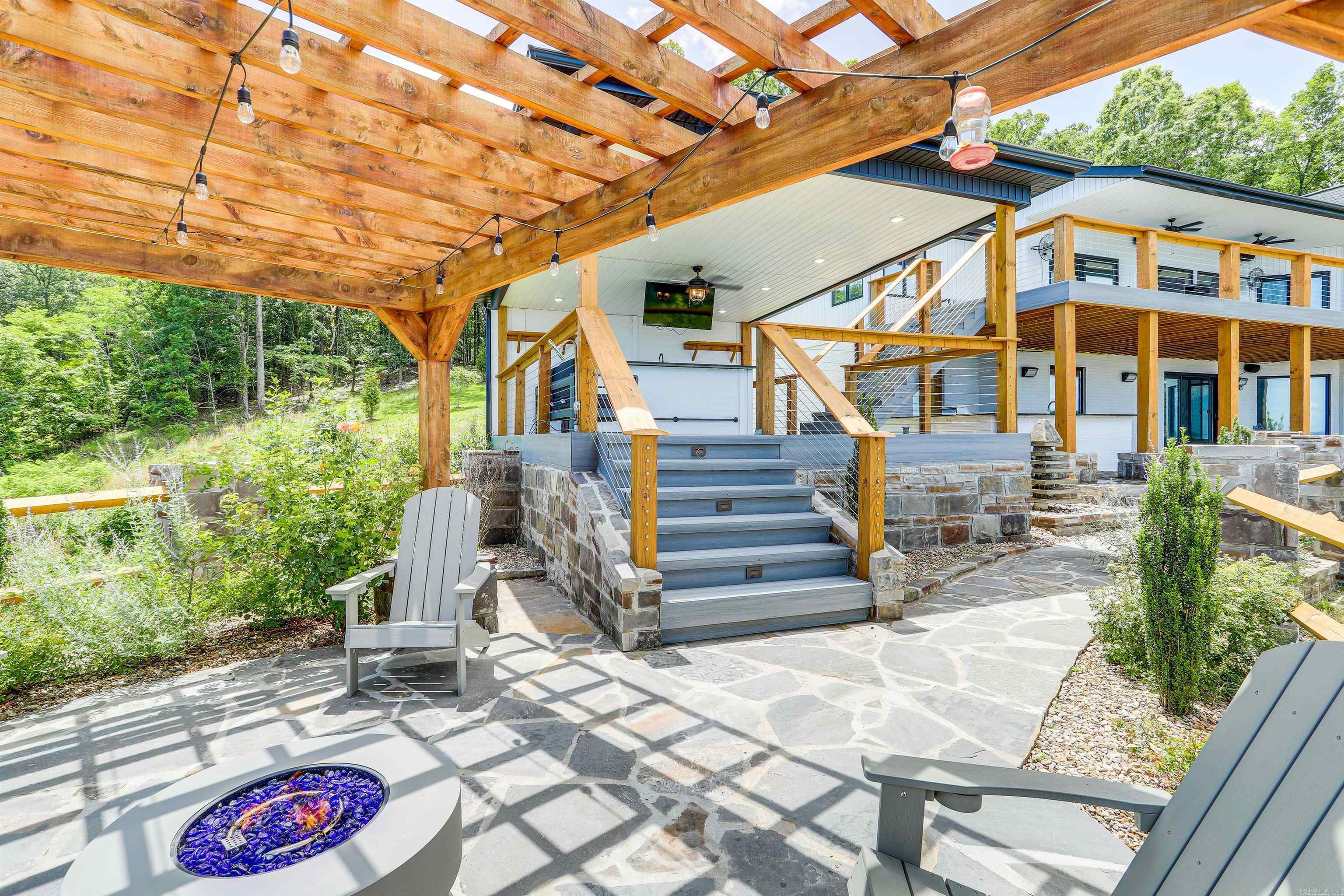 DIAMOND BLUFF ESTATES - Residential