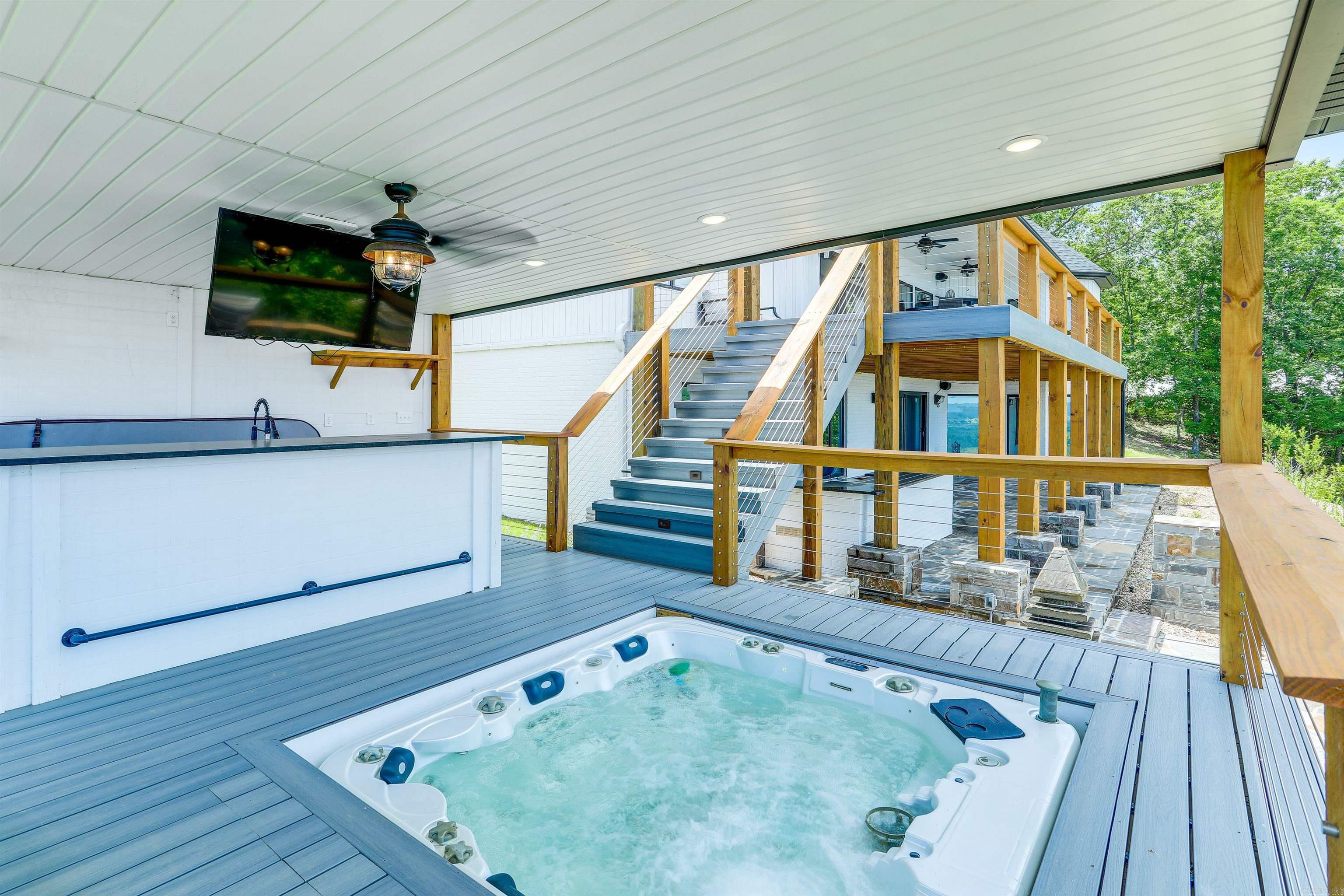 DIAMOND BLUFF ESTATES - Residential