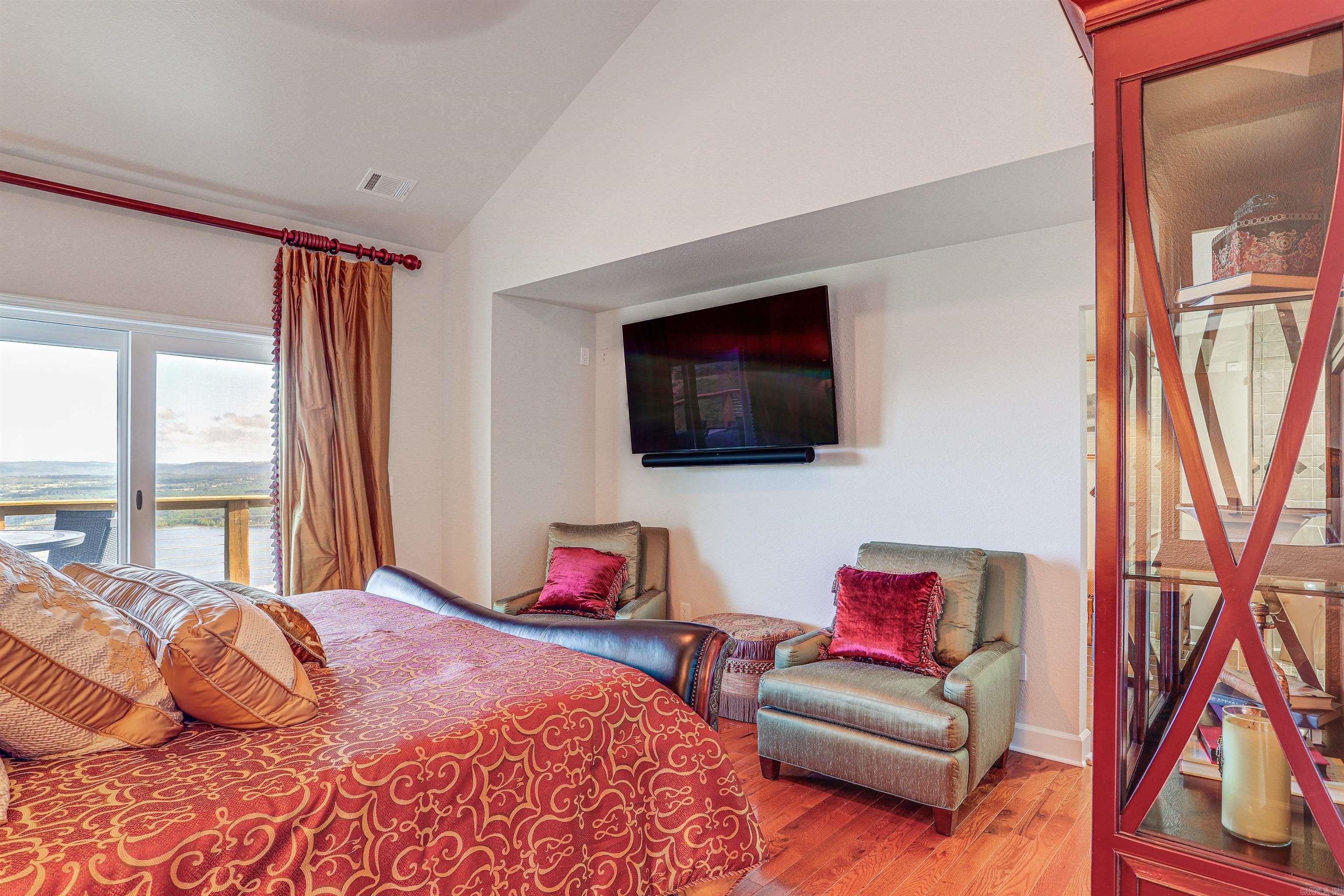 DIAMOND BLUFF ESTATES - Residential