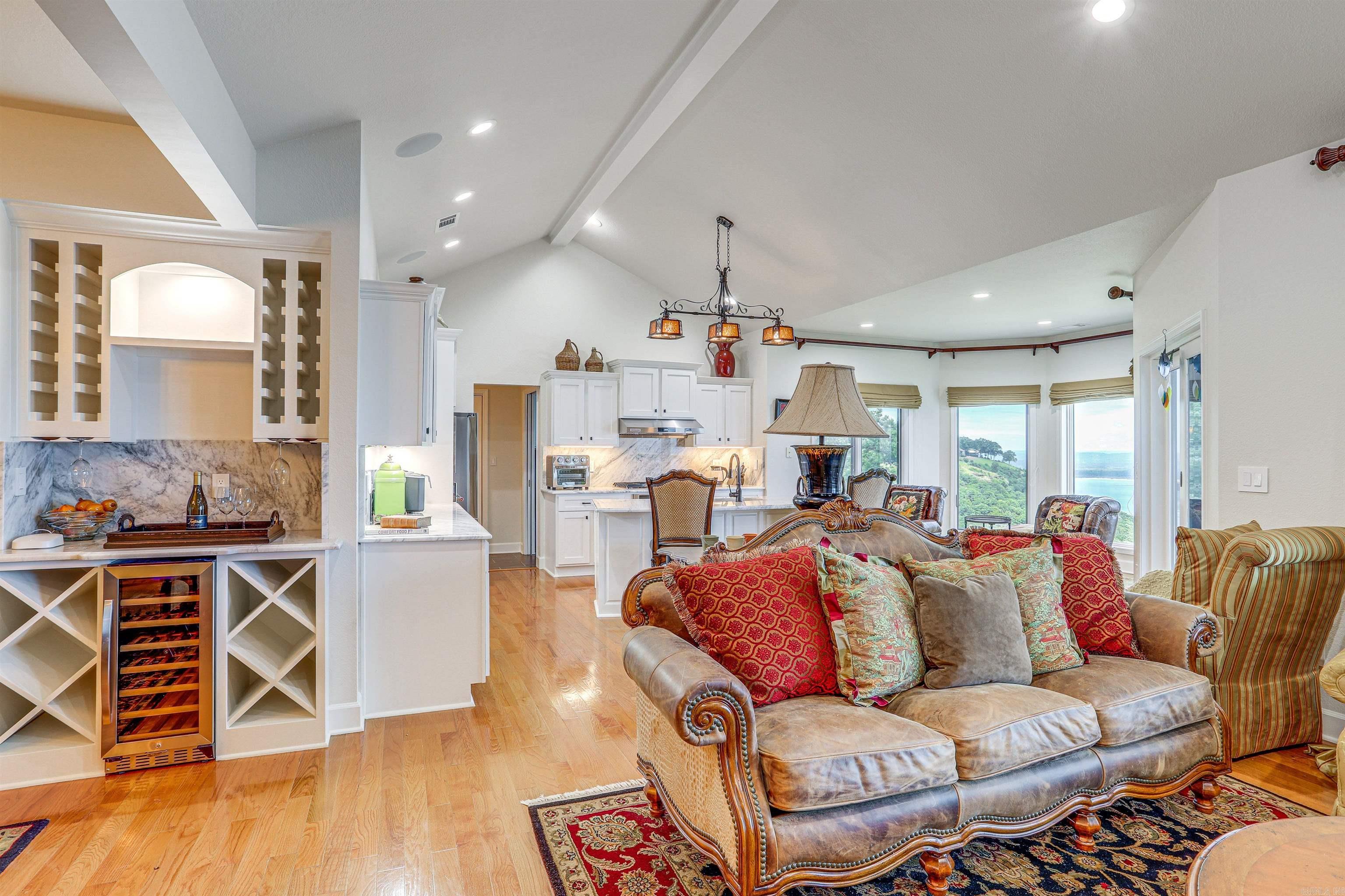 DIAMOND BLUFF ESTATES - Residential