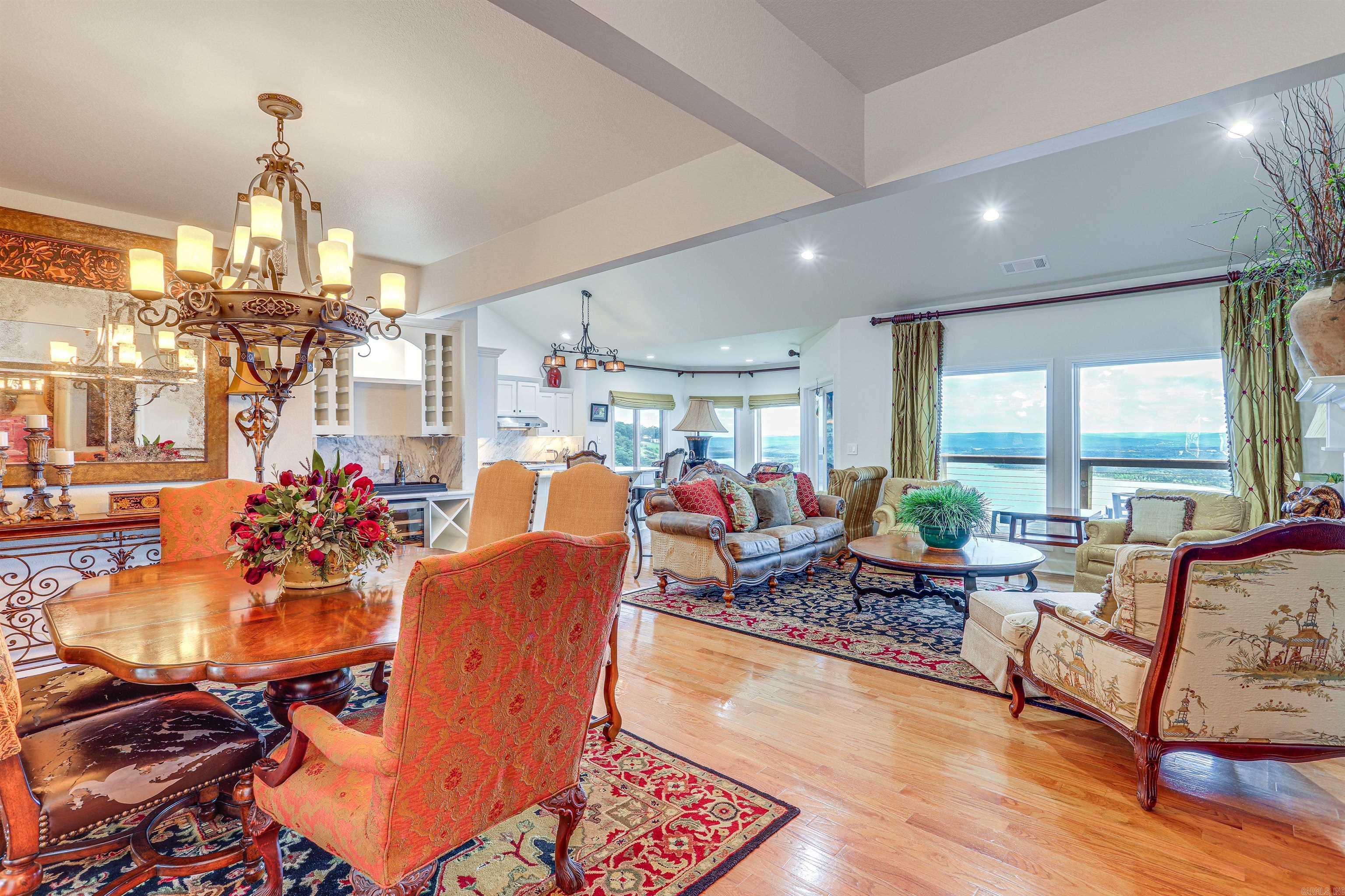 DIAMOND BLUFF ESTATES - Residential