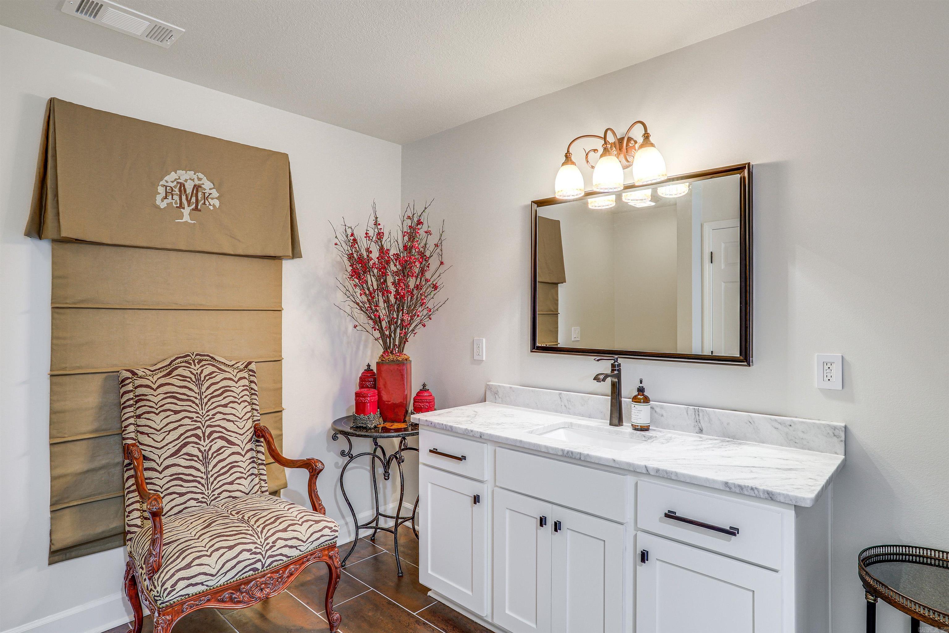 DIAMOND BLUFF ESTATES - Residential