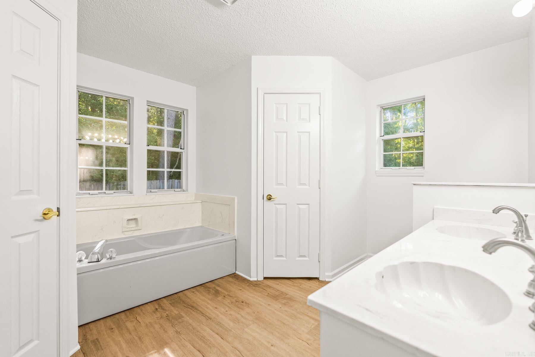 STONEWALL - Residential