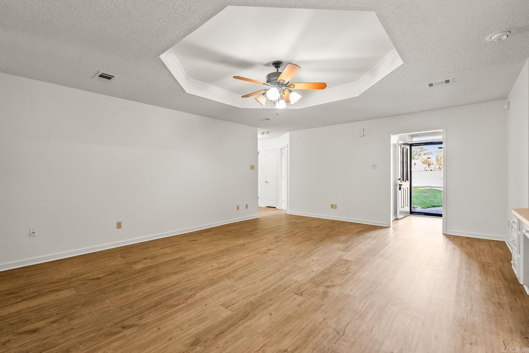 STONEWALL - Residential