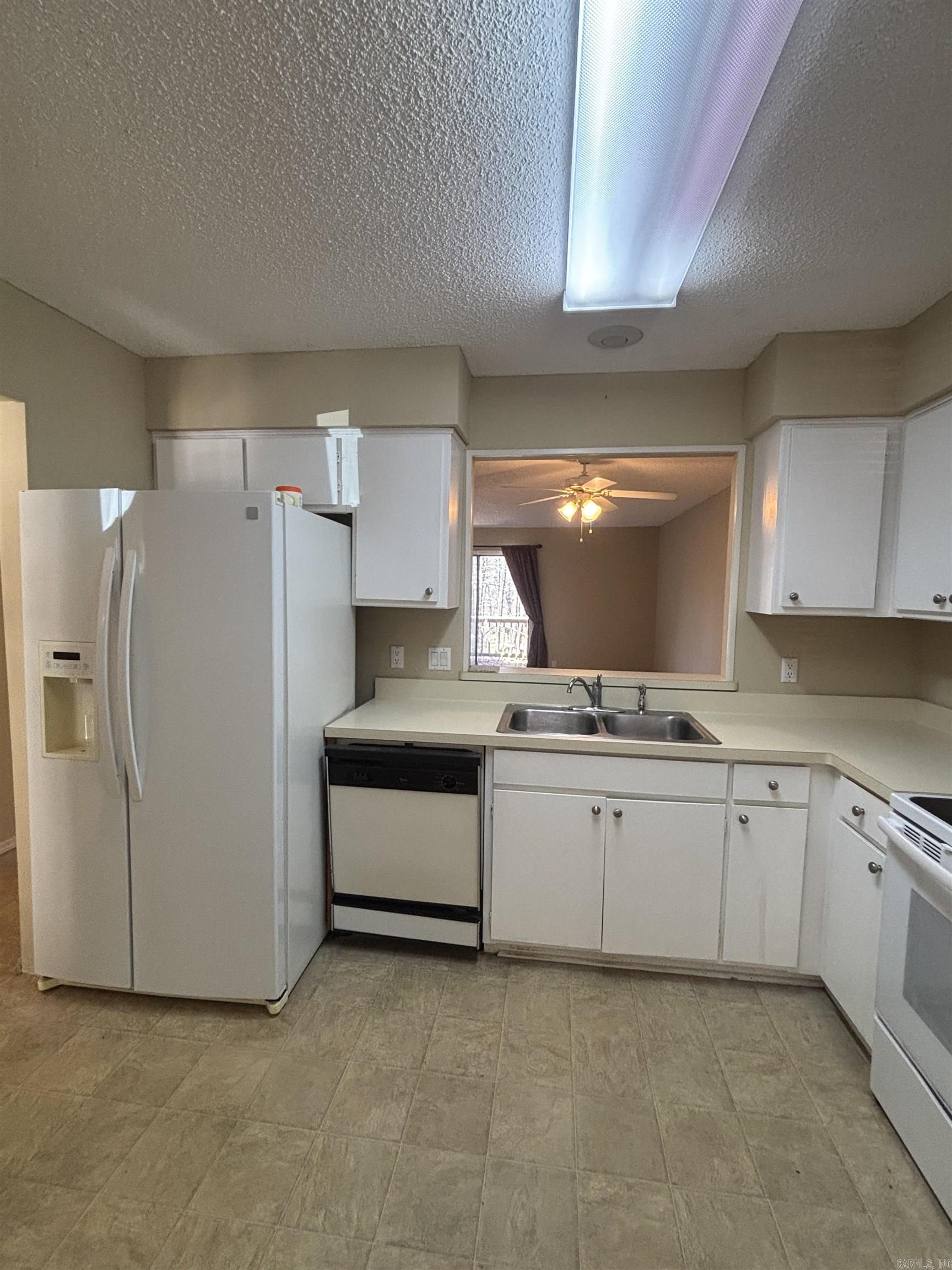 La Coruna Courts #3 - Residential