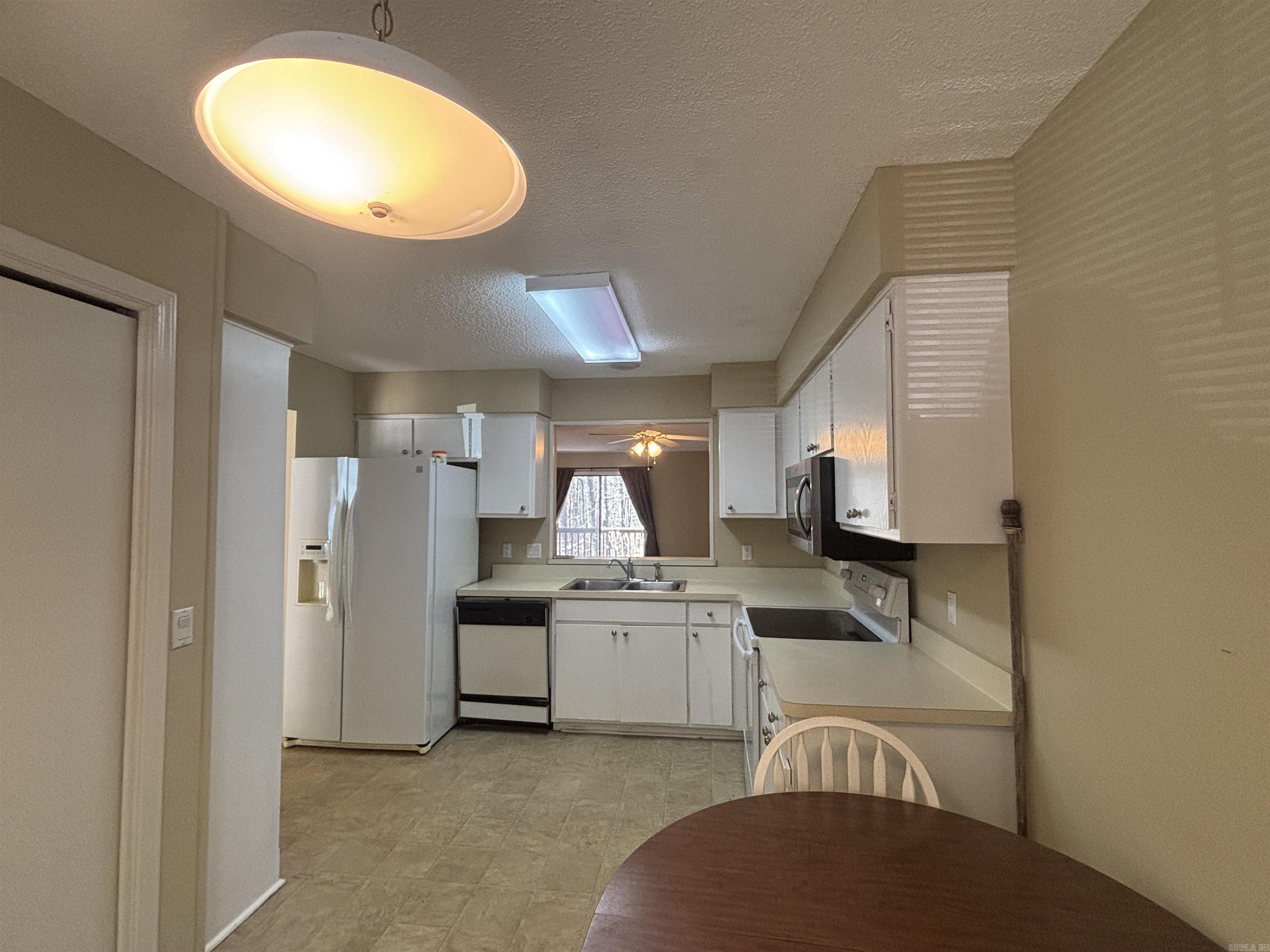 La Coruna Courts #3 - Residential