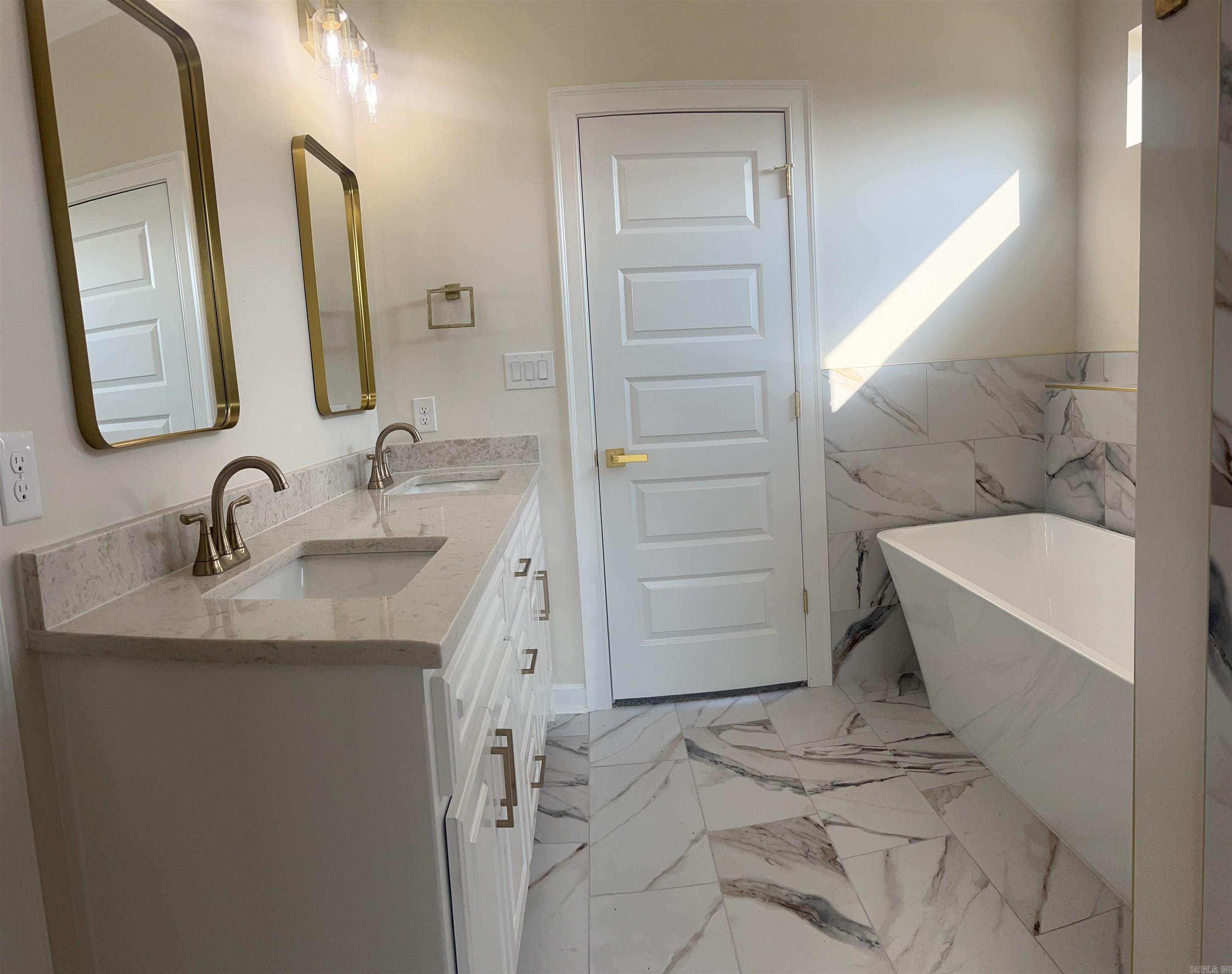 ASHLEY DOWNS - Residential