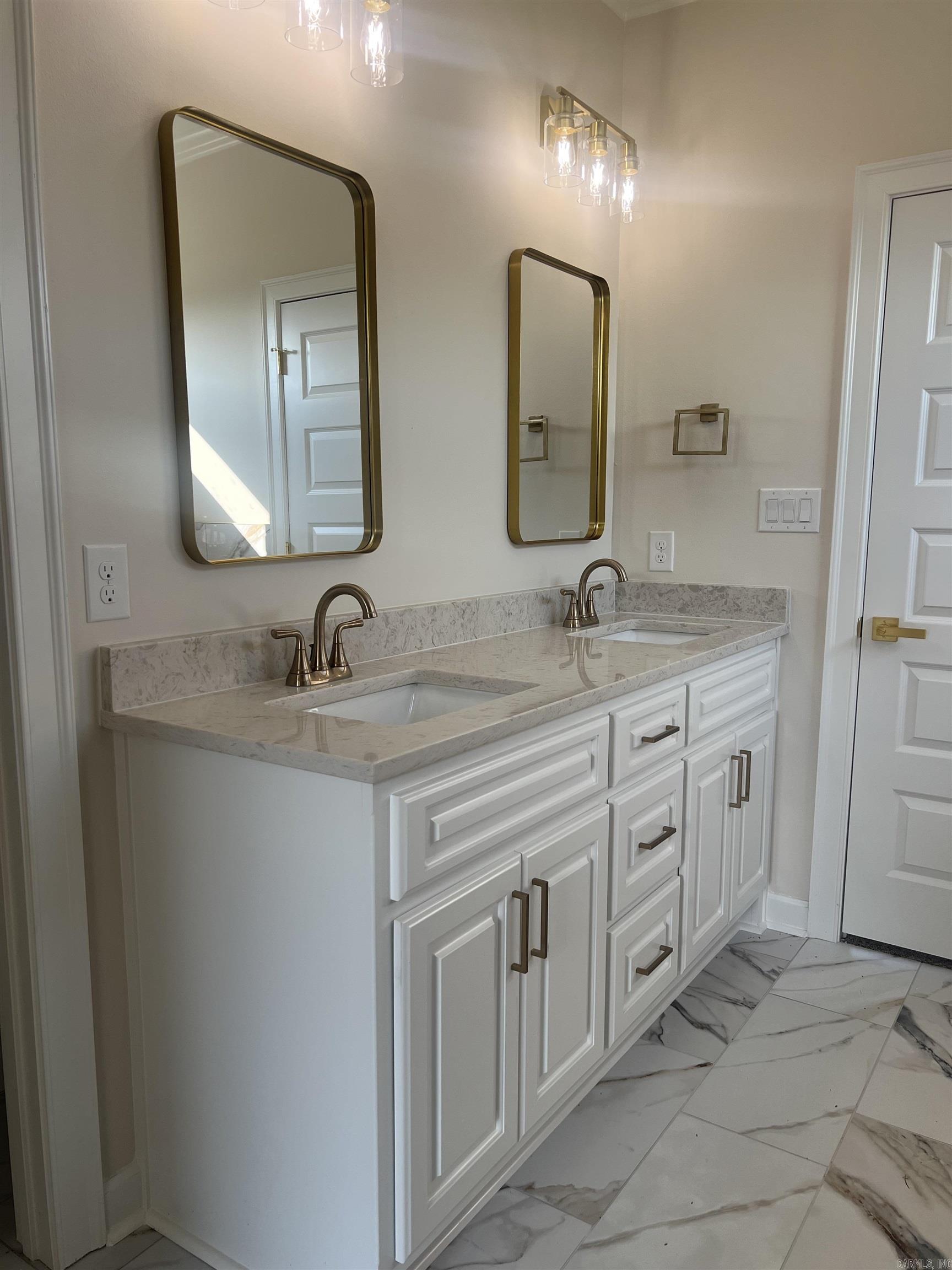 ASHLEY DOWNS - Residential