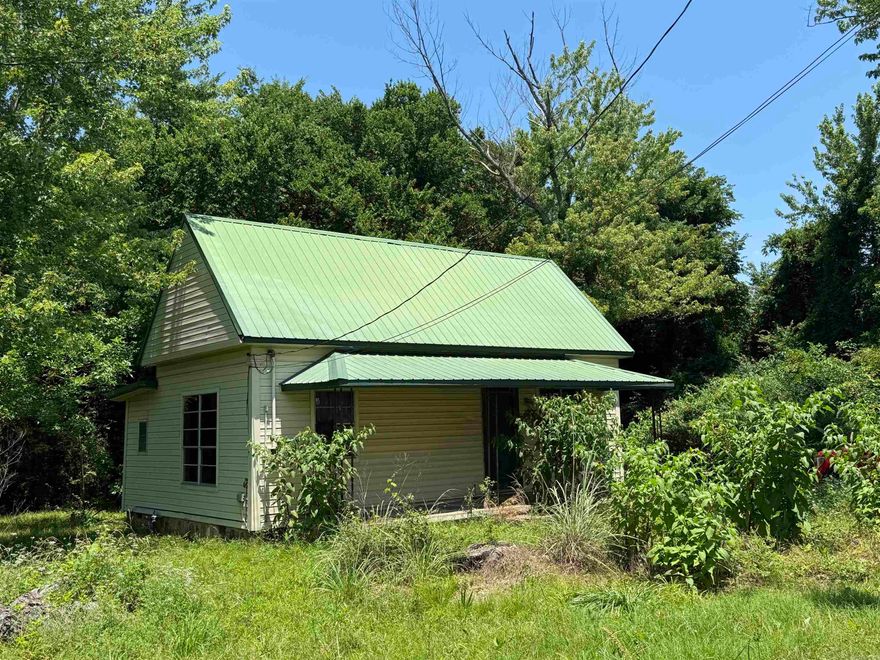 Great investment property, 2 bed, 1 bath on one (1) acre!! This property has so much potential!! Call today!
