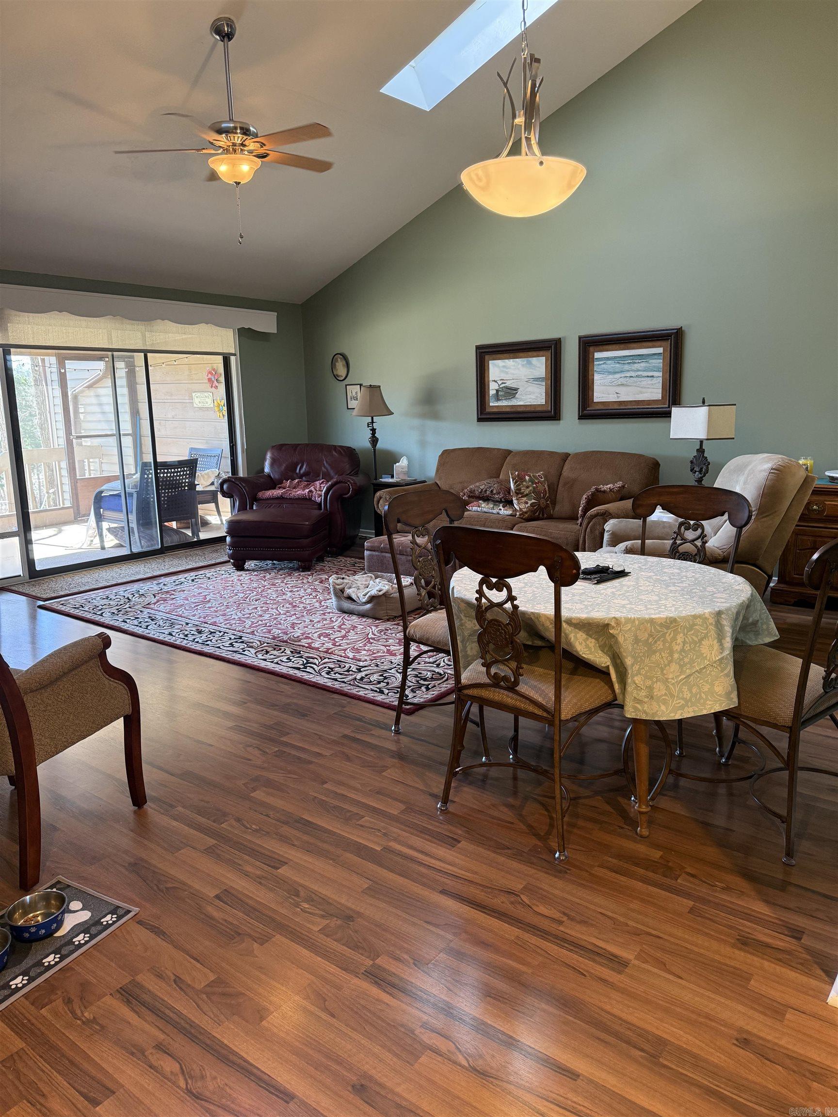 COUNTRY CLUB RIDGE - Residential