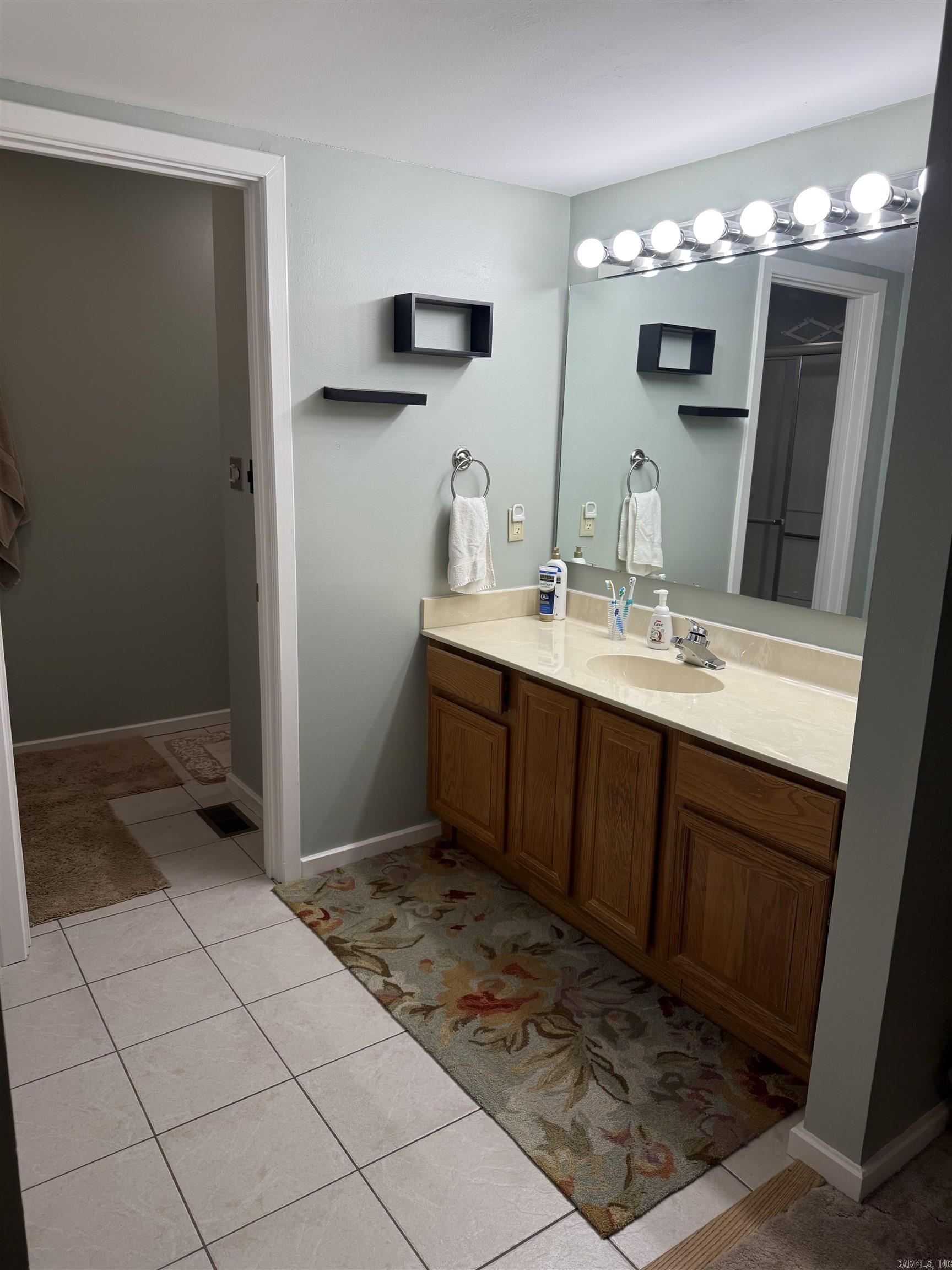 COUNTRY CLUB RIDGE - Residential