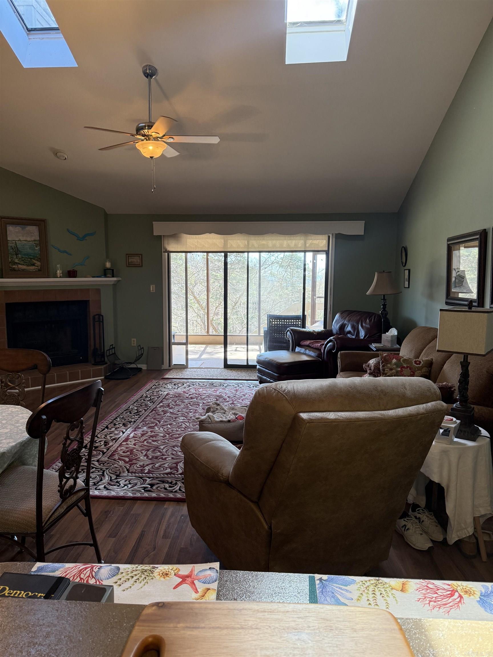 COUNTRY CLUB RIDGE - Residential