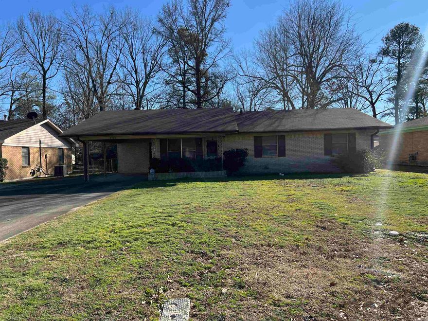 Nicely maintained 3 bed 2 bath home with formal living room, spacious bedrooms with ample closet space and nice size kitchen.  This home would make a great investment opportunity or would be perfect for a growing family.  Selling as is condition.