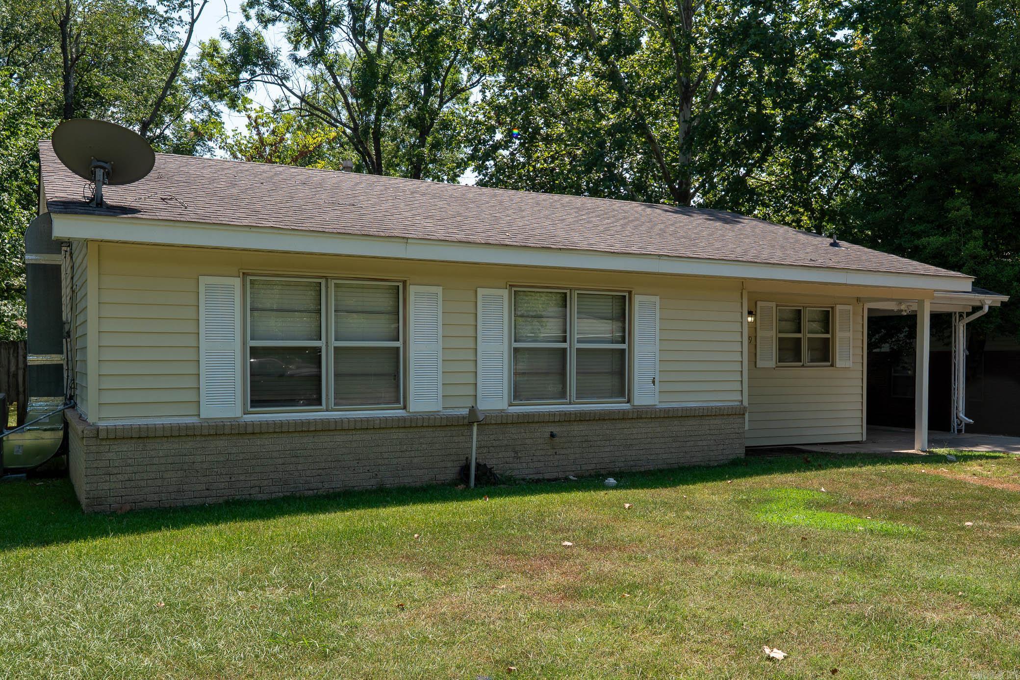 This well-kept 3 bedroom, 1.5 bath home offers 1,202 sq. ft. of comfortable living space and is just minutes from Little Rock Air Force Base. Featuring a spacious, fenced-in backyard perfect for pets, play, or entertaining, this property is ideal for a first-time buyer or as an investment opportunity. Inside, youāll find a practical layout with recent updates that make it move-in ready while still leaving room to add your own touch.
