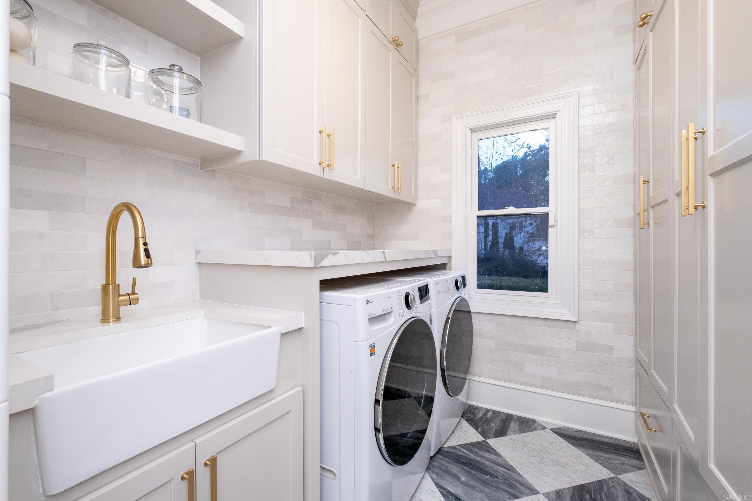 CHENAL VALLEY SOLOGNE CIRCLE - Residential