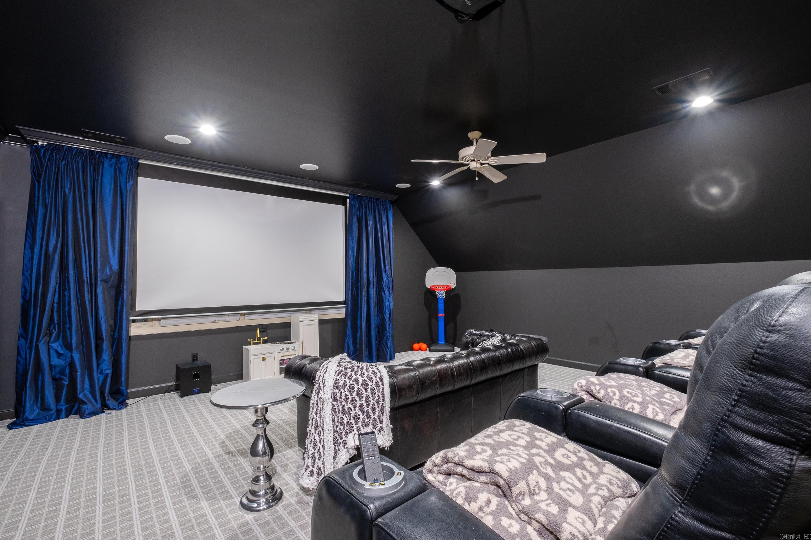 CHENAL VALLEY SOLOGNE CIRCLE - Residential