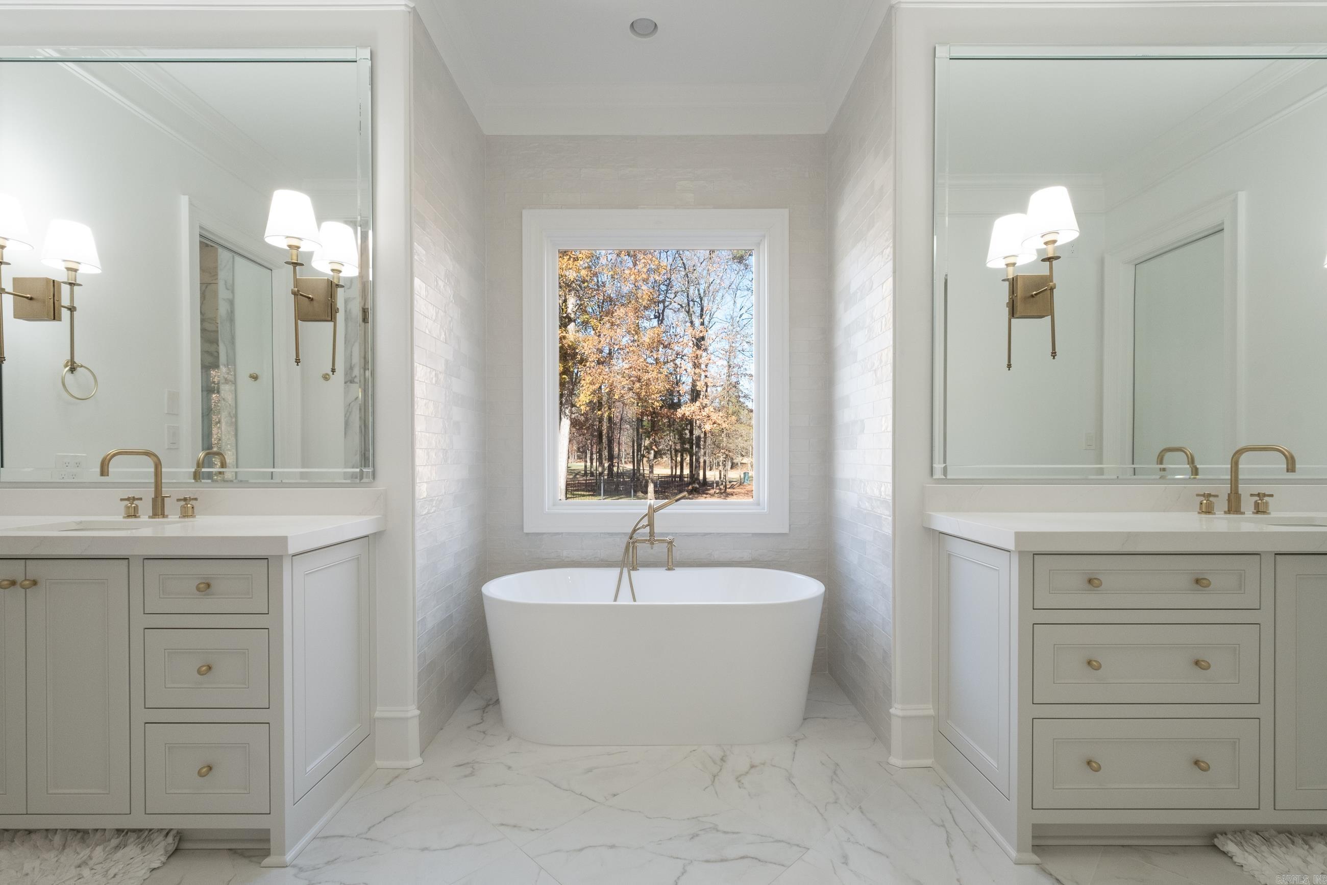 CHENAL VALLEY SOLOGNE CIRCLE - Residential