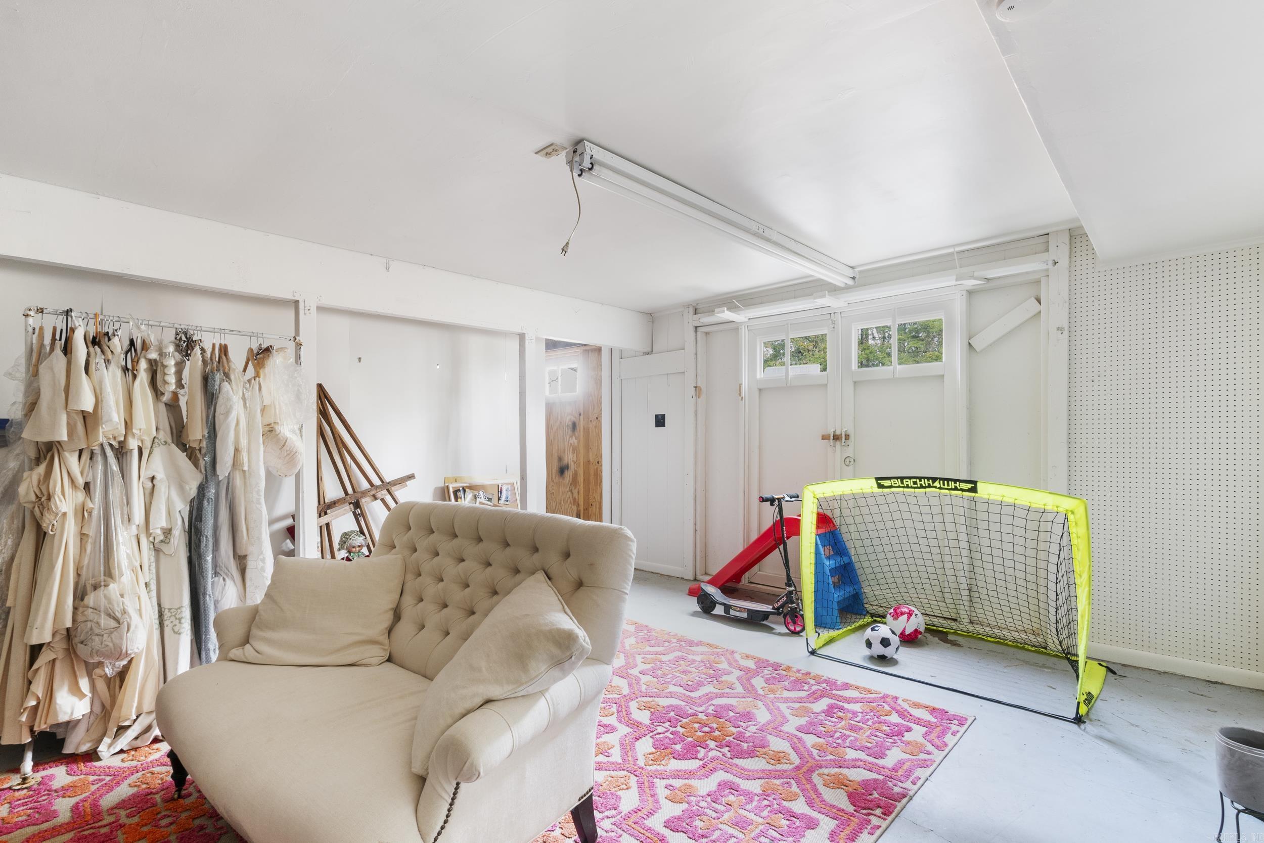 LAKEVIEW ACRES - Residential