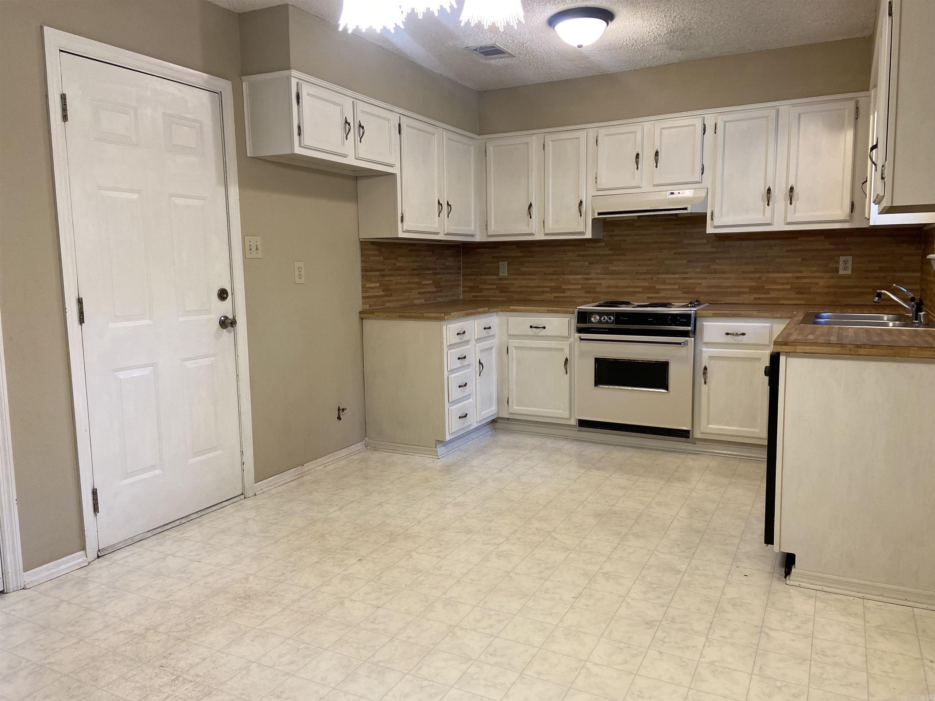 Rolling Oaks - Residential Lease