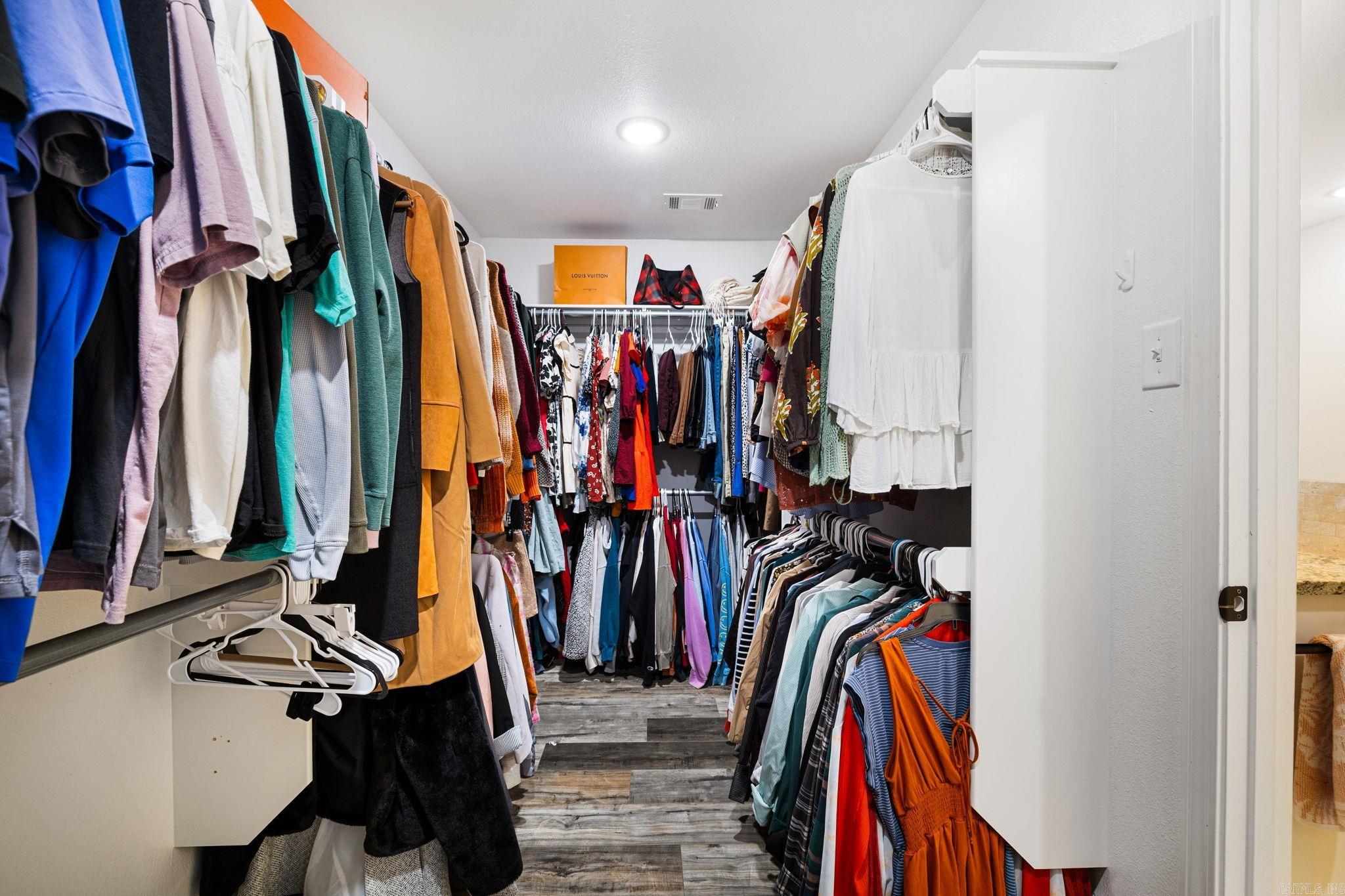 HERITAGE MEADOWS - Residential