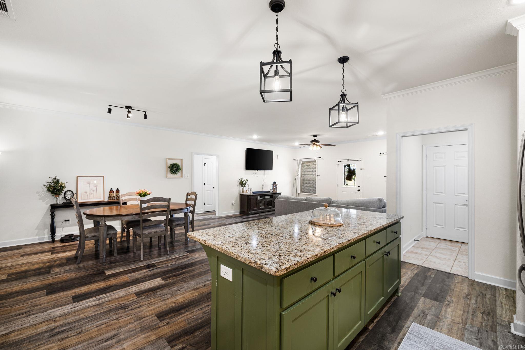 HERITAGE MEADOWS - Residential