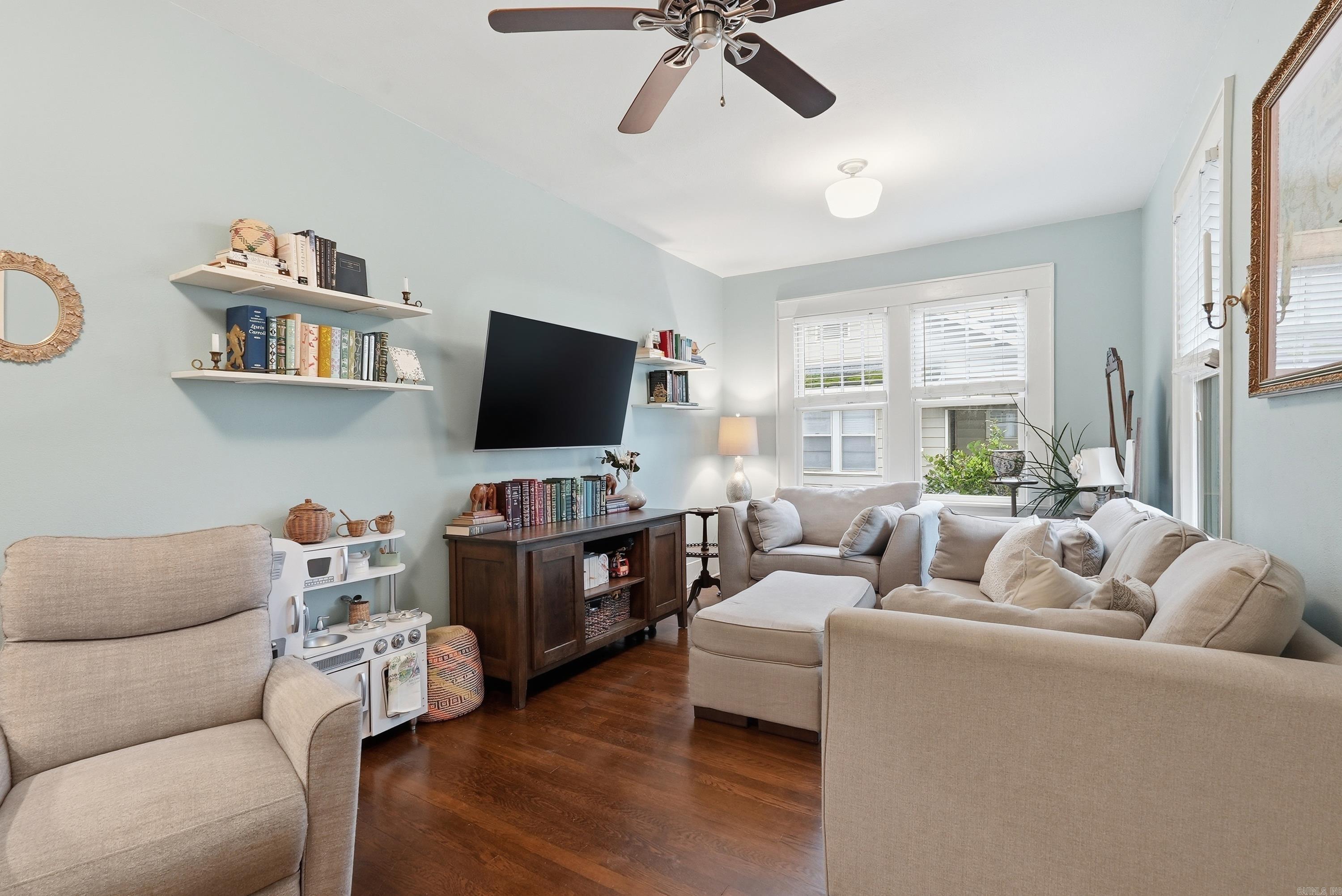 ELMHURST - Residential