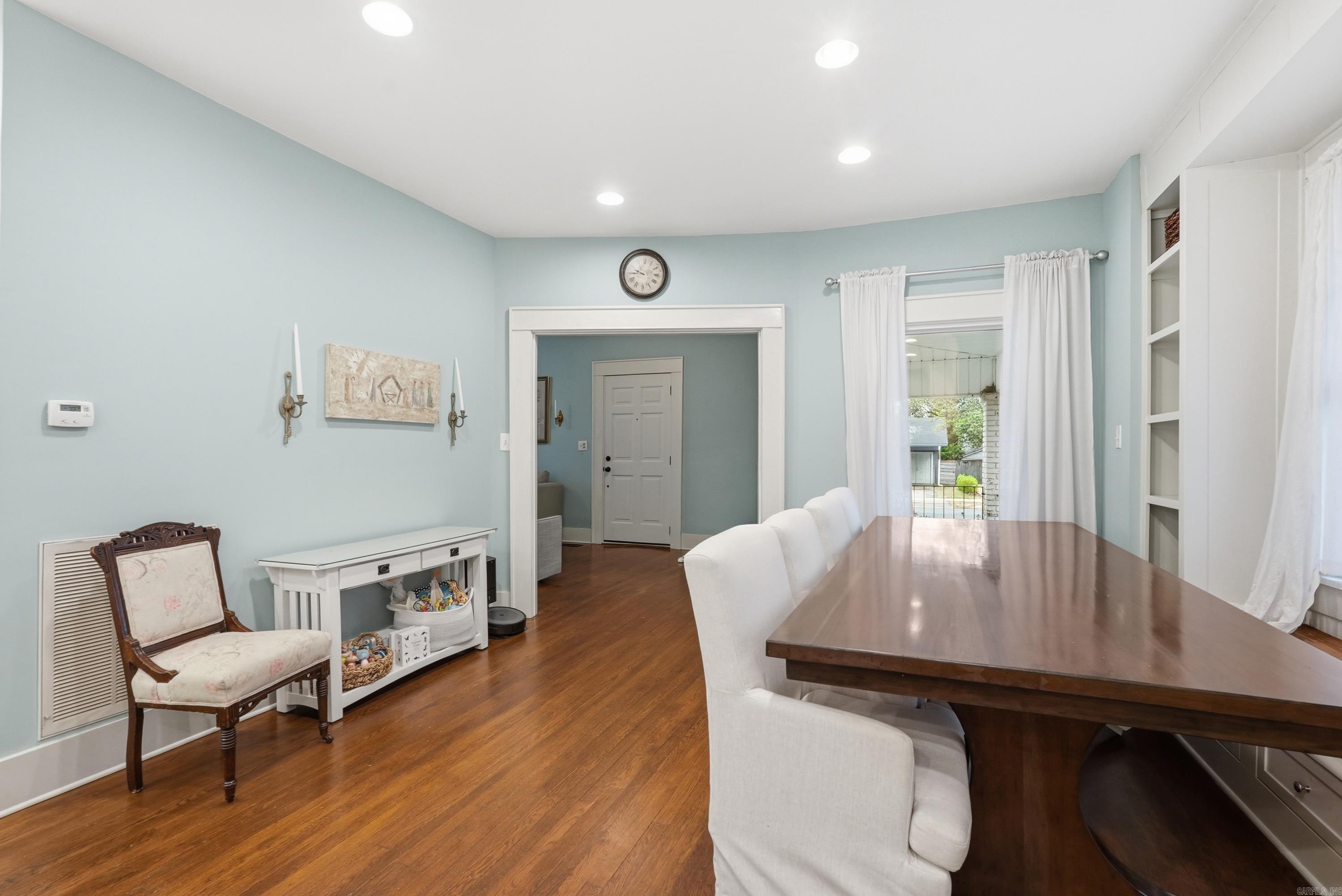 ELMHURST - Residential