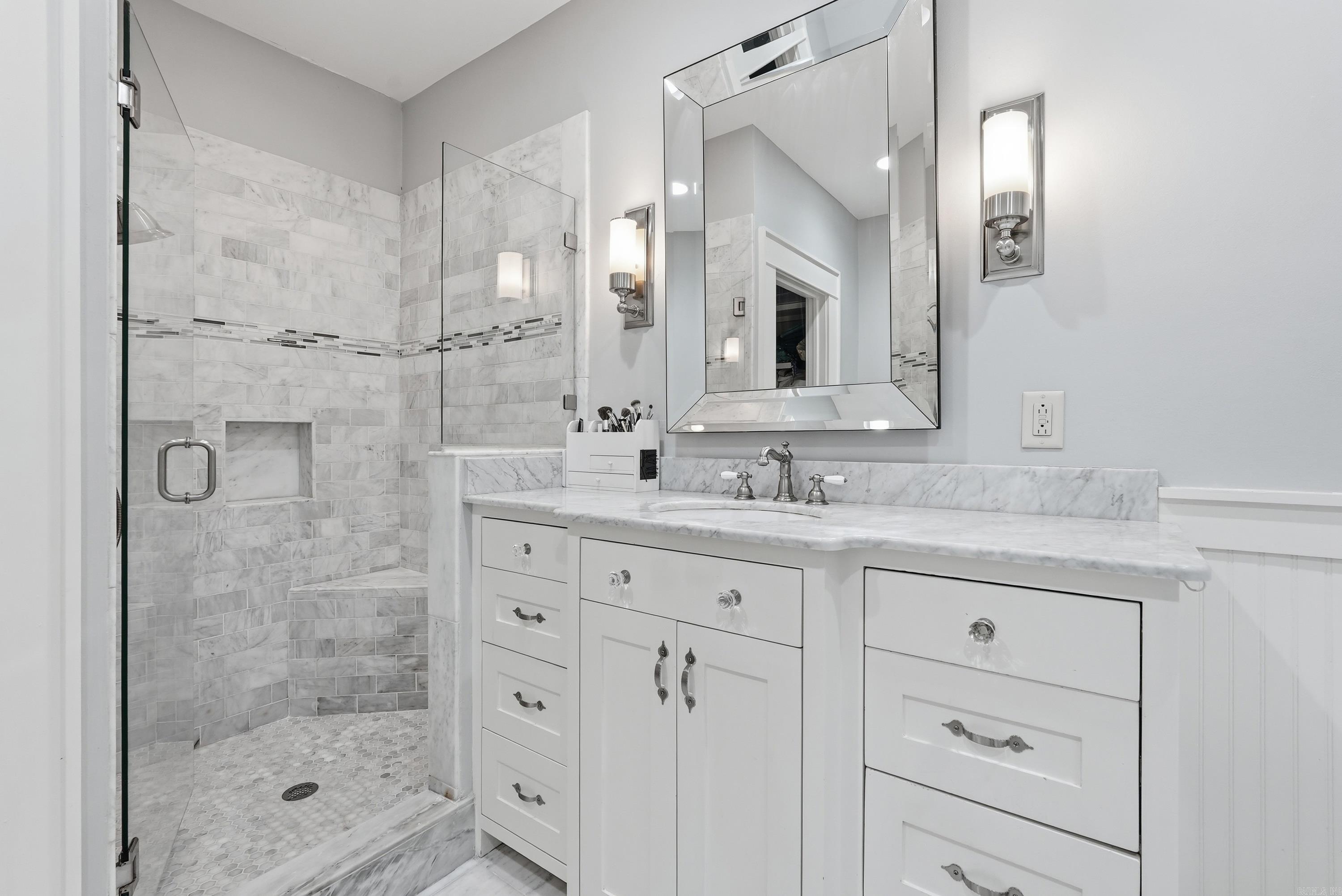 ELMHURST - Residential