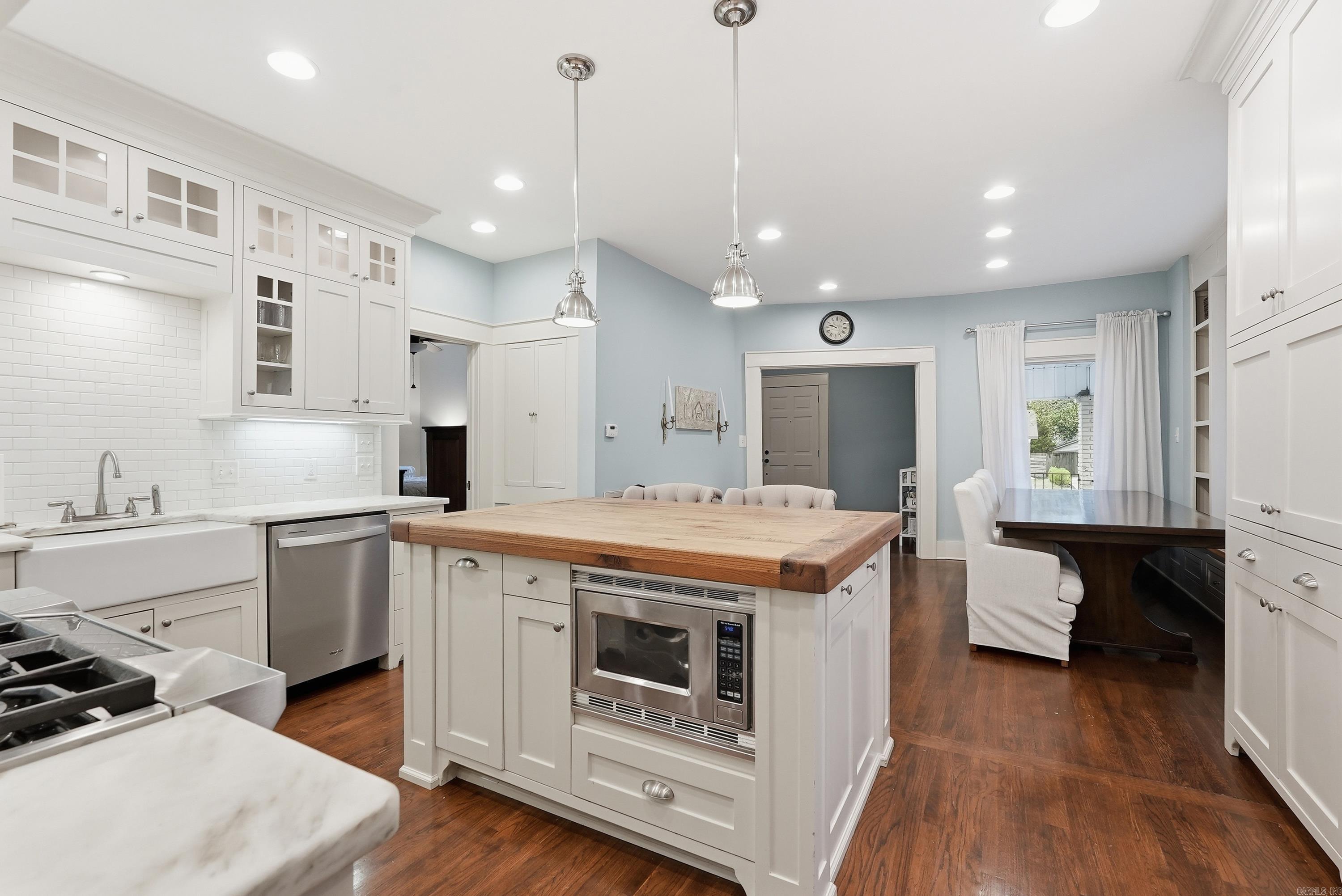 ELMHURST - Residential