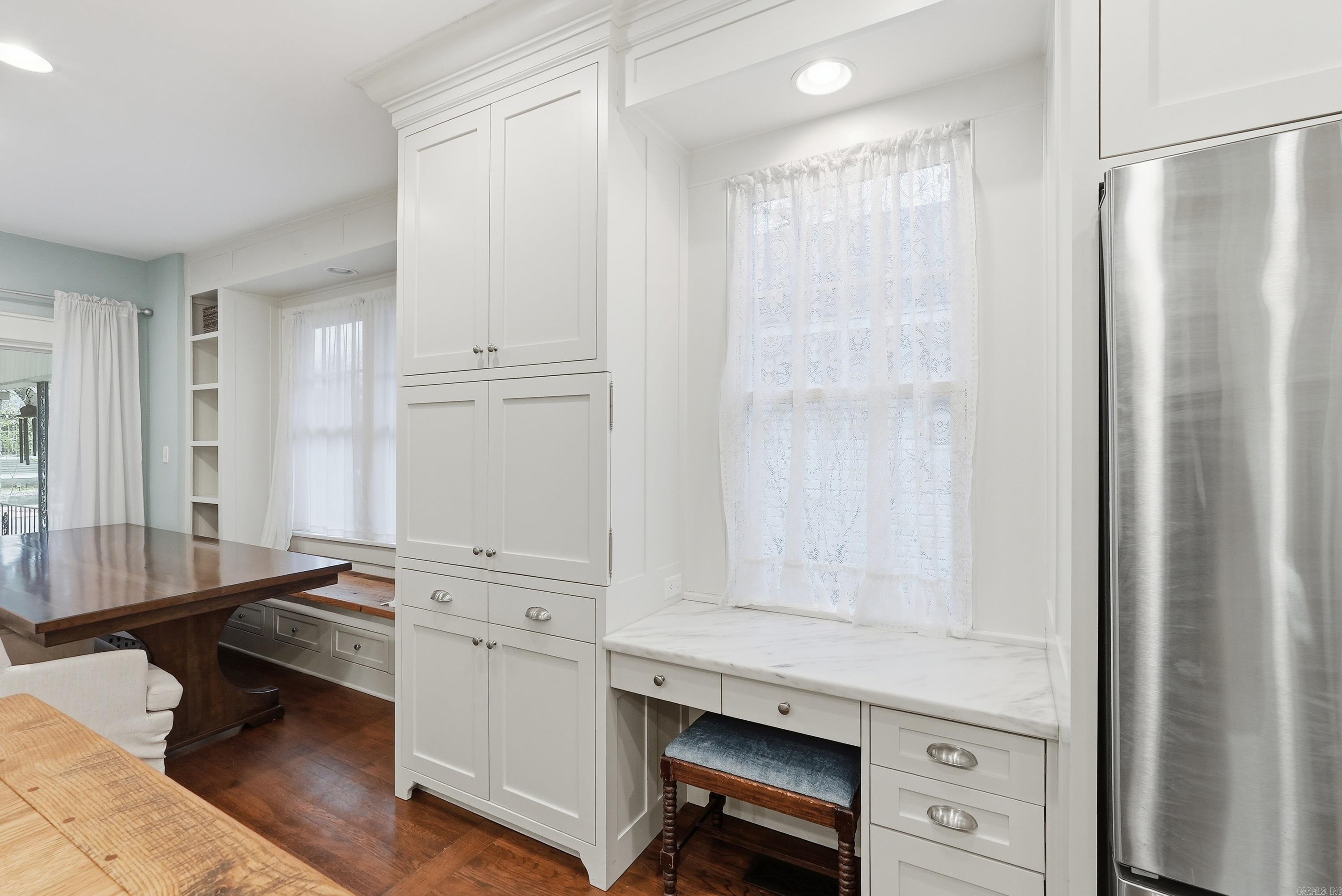 ELMHURST - Residential