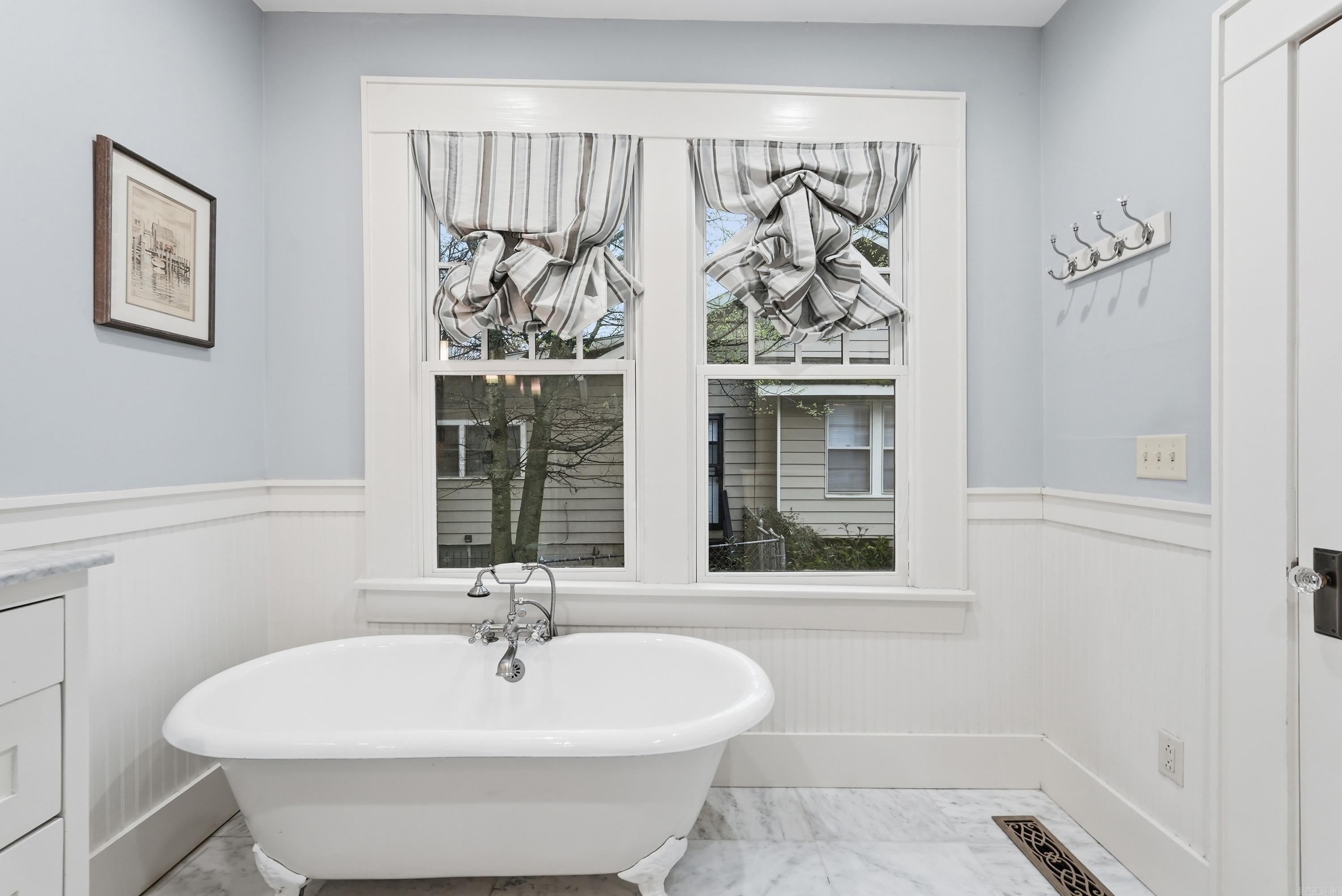 ELMHURST - Residential