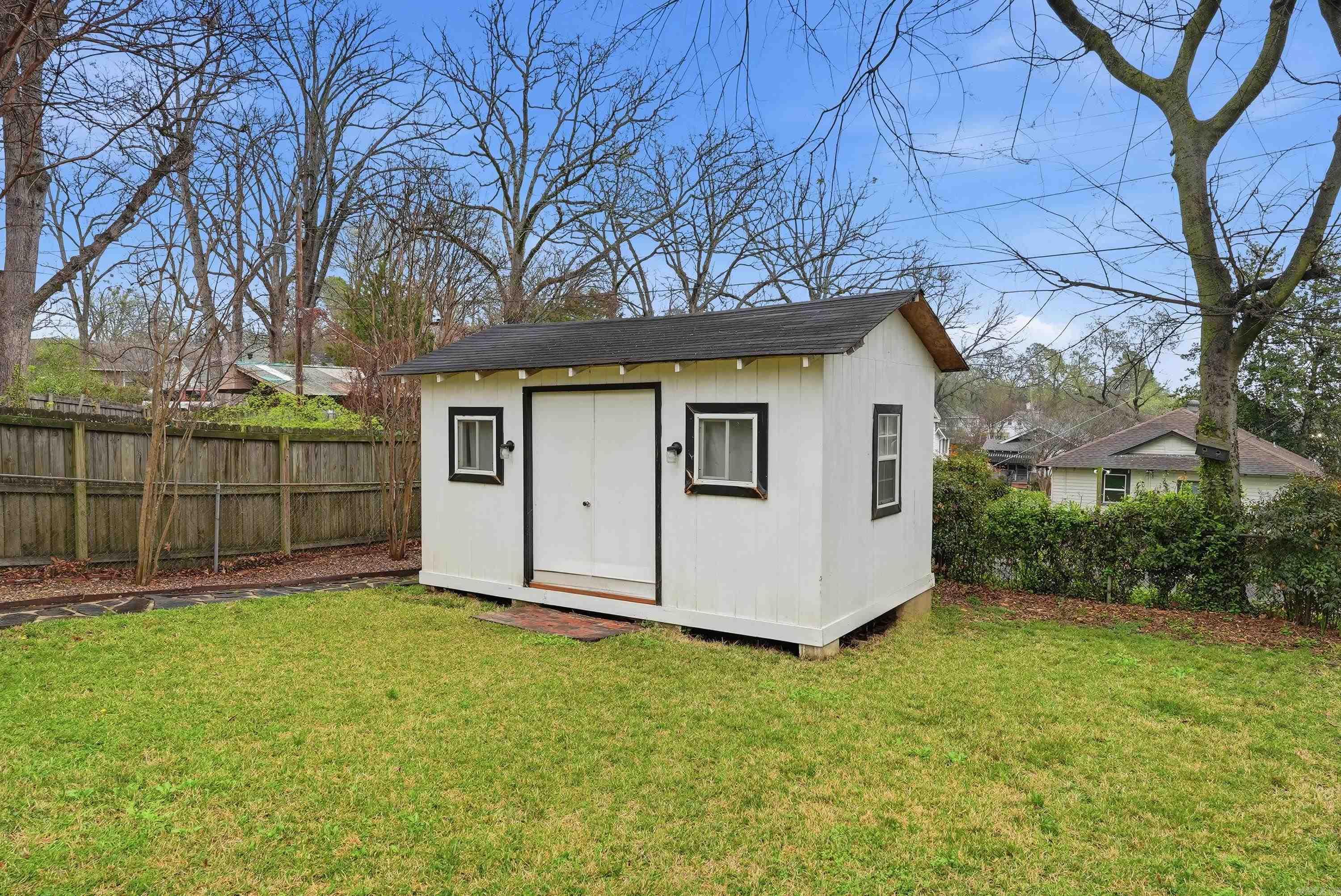 ELMHURST - Residential