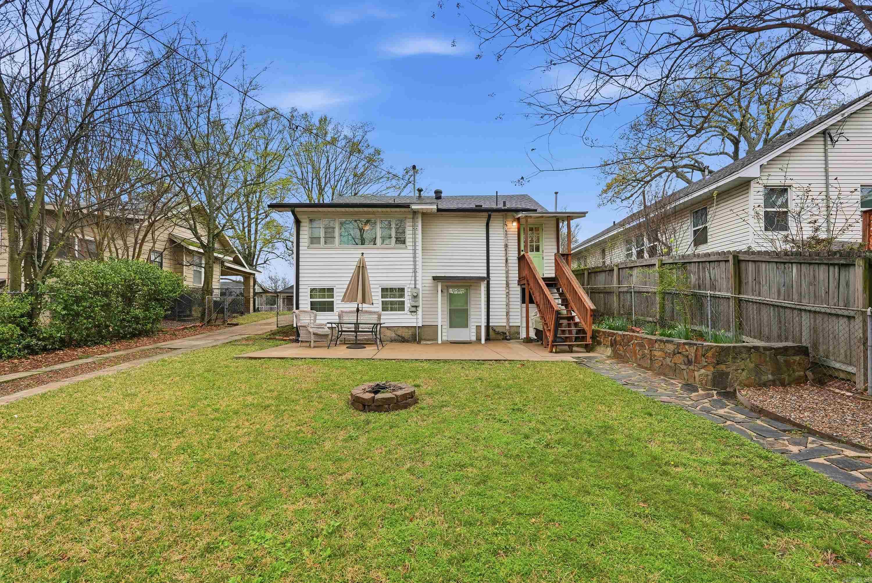 ELMHURST - Residential