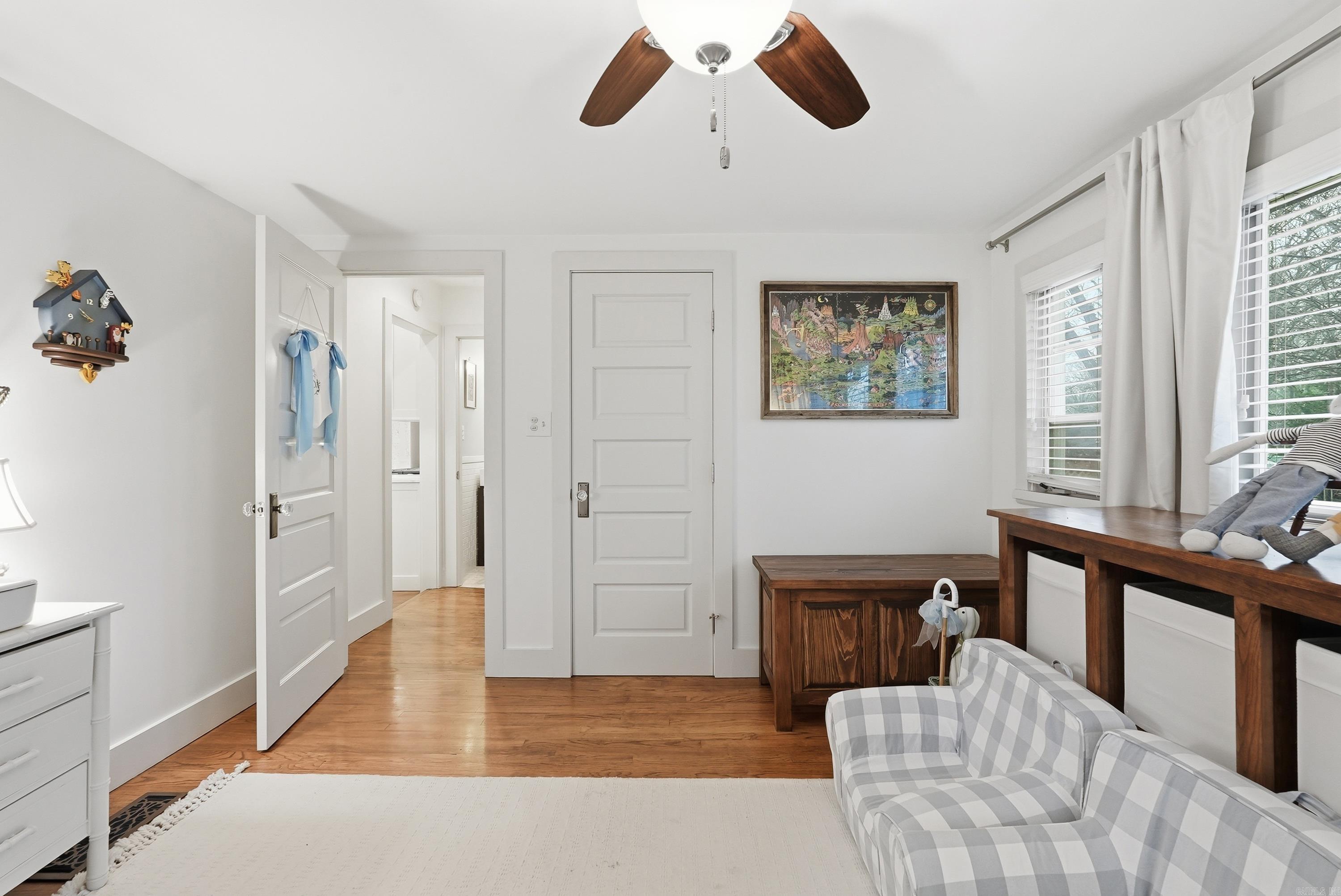 ELMHURST - Residential