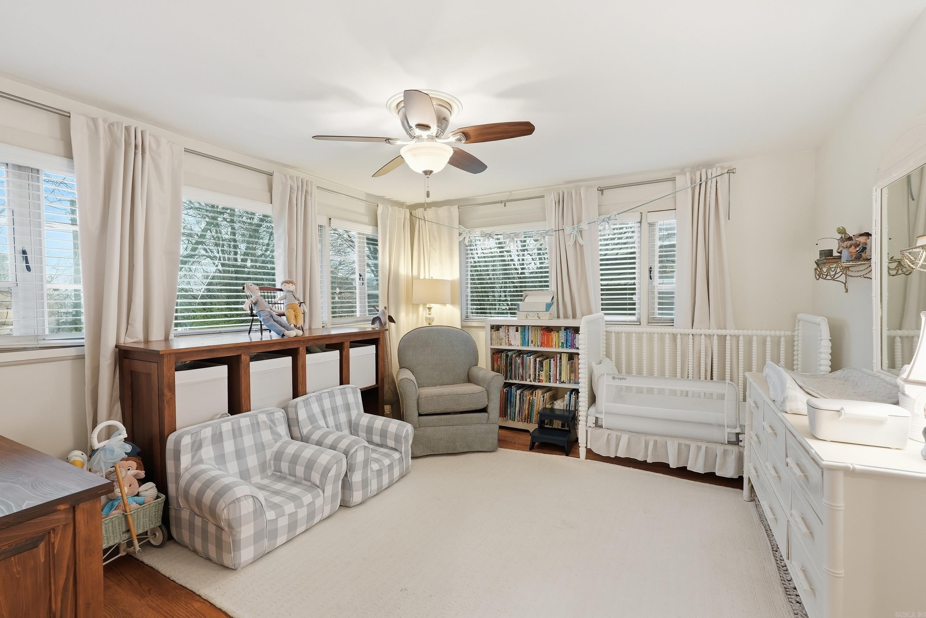 ELMHURST - Residential