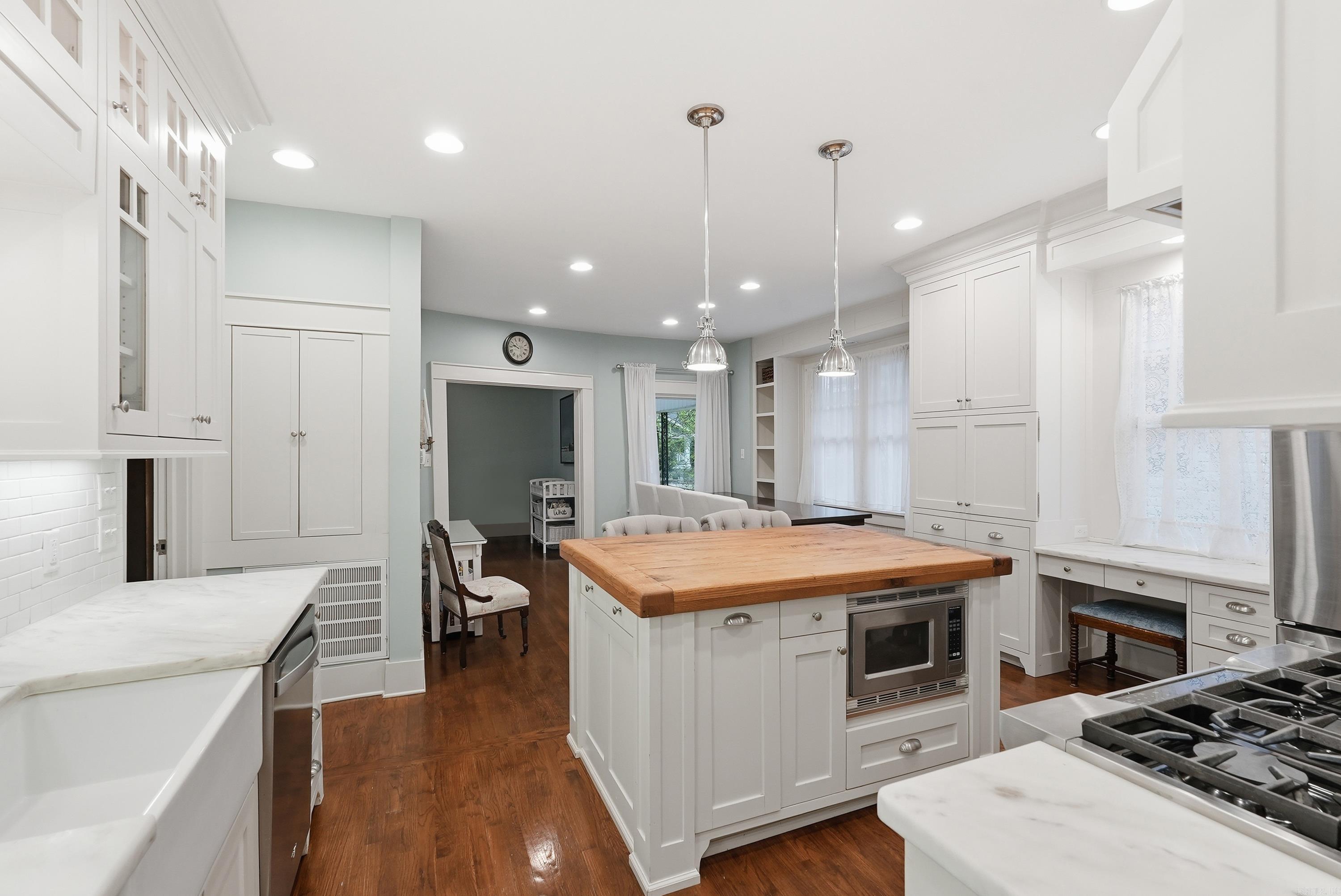 ELMHURST - Residential