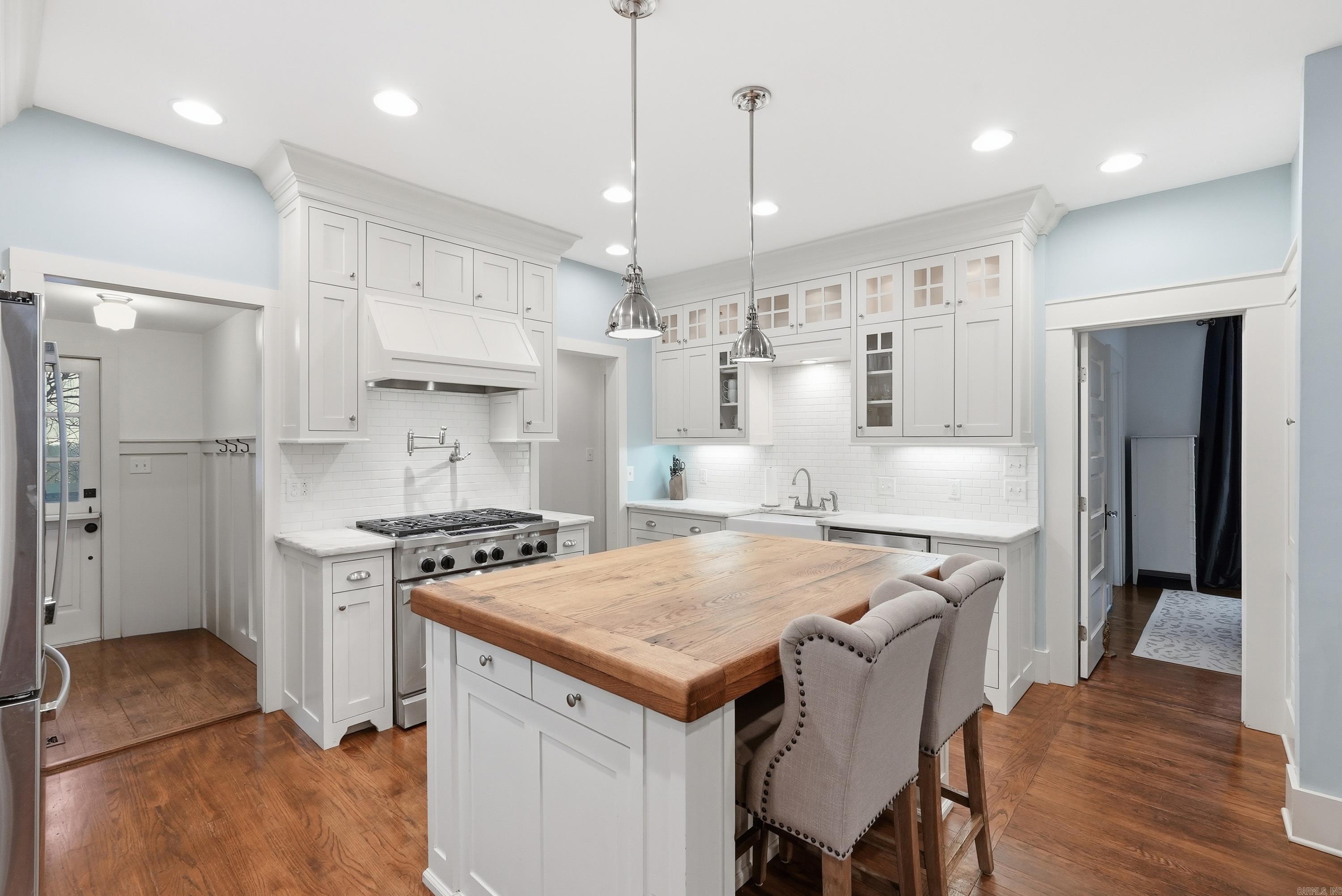 ELMHURST - Residential