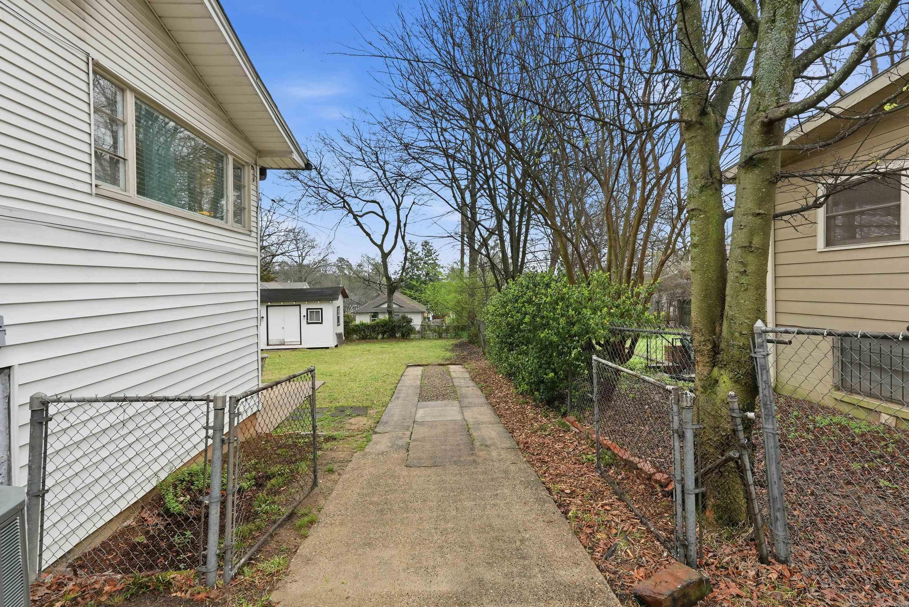 ELMHURST - Residential