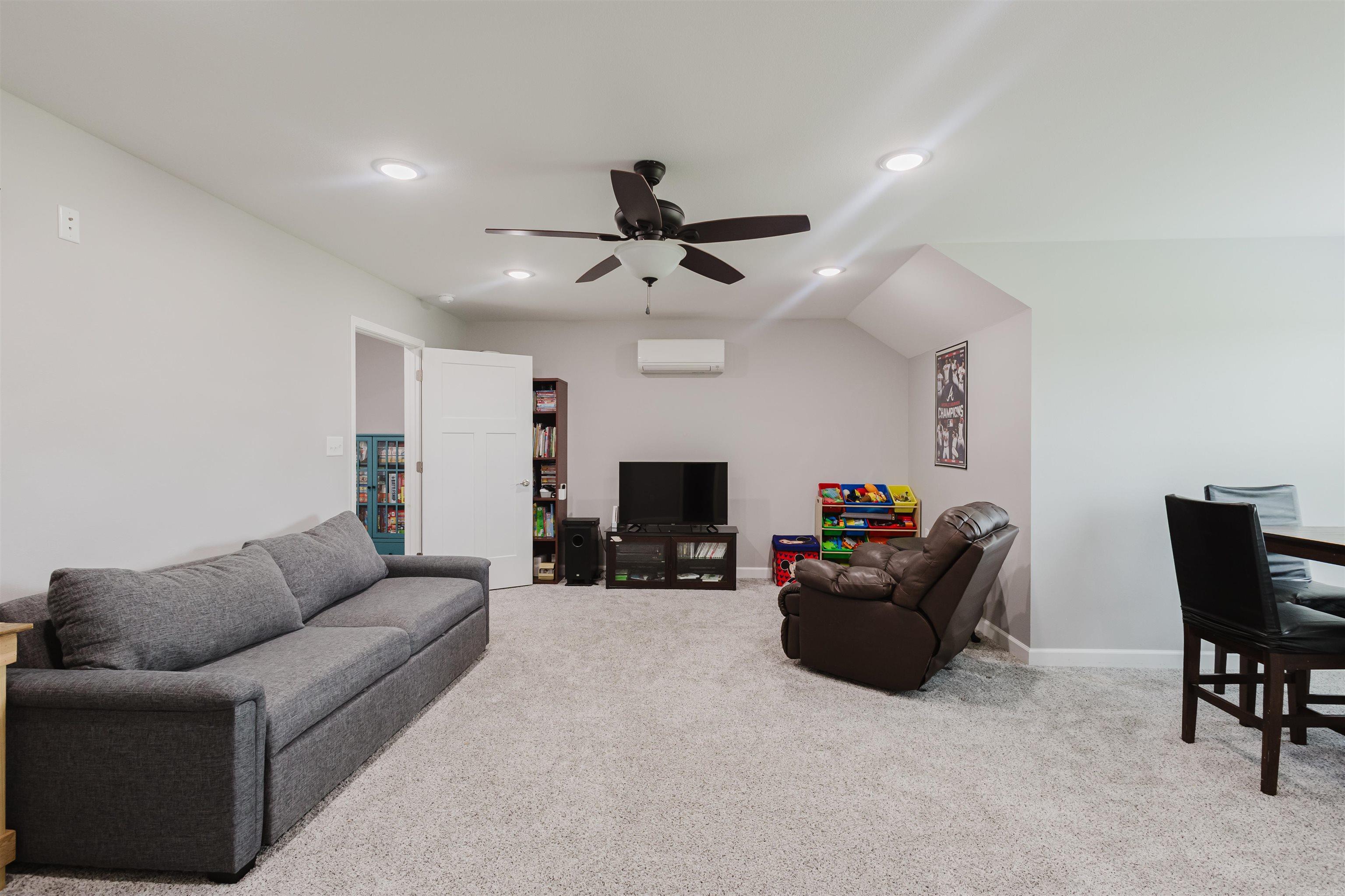 Saddle Creek - Residential