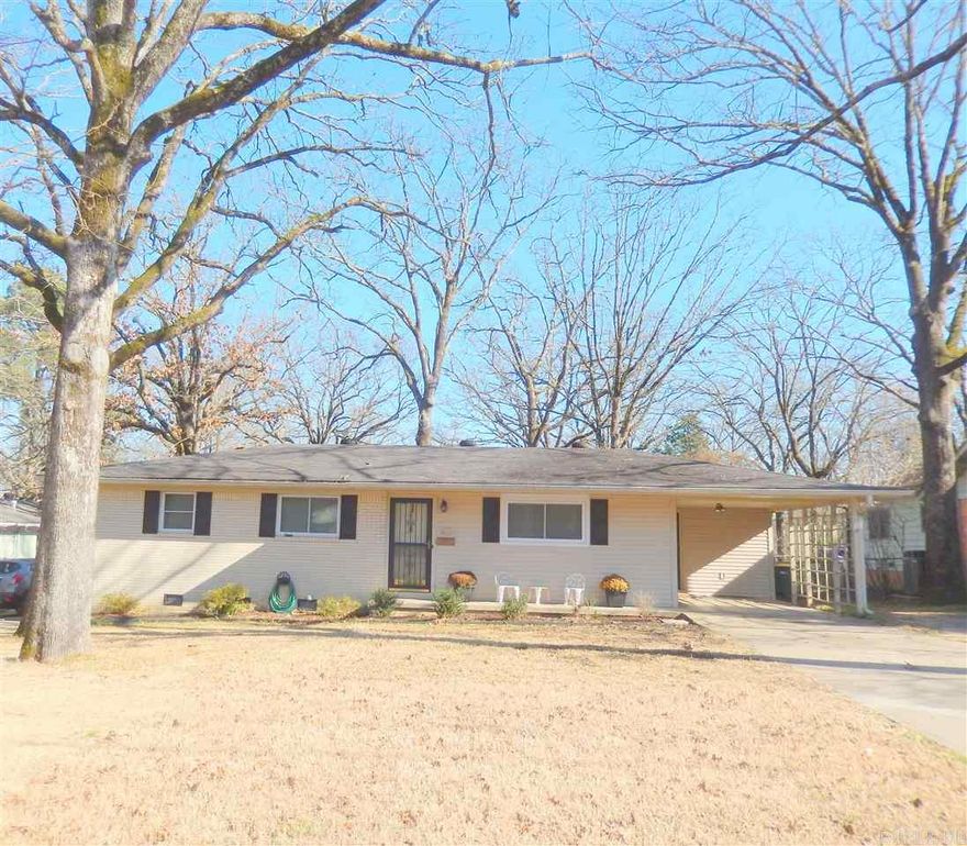 Come see this nice family home that sits in the heart of Sherwood. The neighborhood is perfect for raising a family. This one is convenient to schools, shopping, churches, and restaurants. Large family room, all 3 bedrooms are good size. The cook of the home will love the kitchen that has plenty of cabinets and counter space. The deck overlooks the large, flat backyard.  Perfect for outdoor entertaining. Nice workshop with electricity.