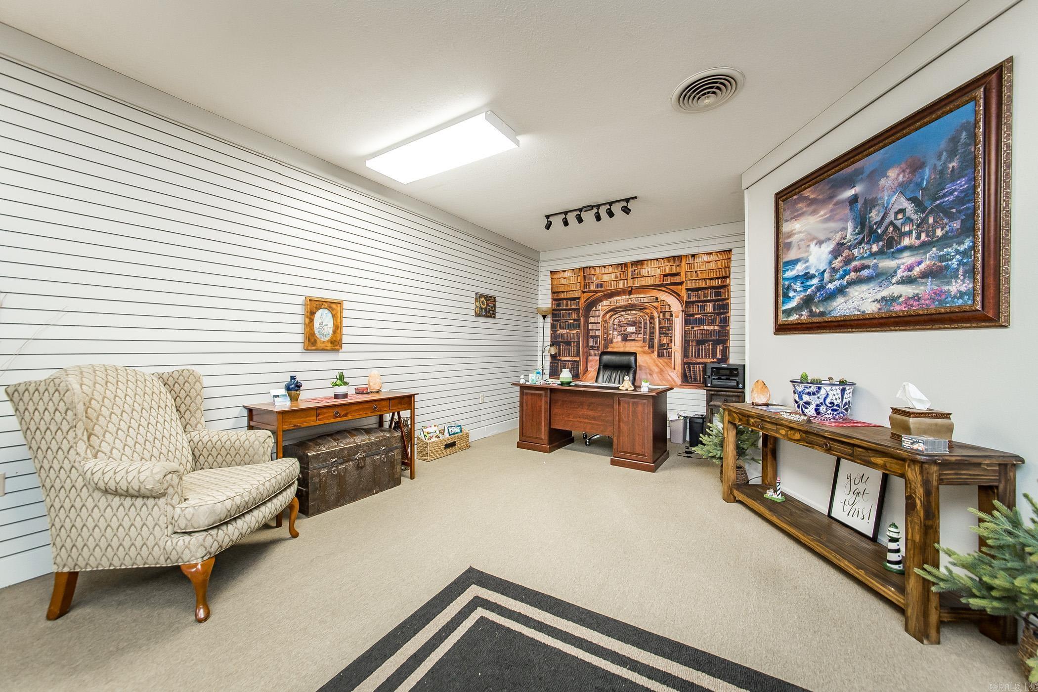HILLS REPLAT OF TWIN OAKS ADDN - Commercial Sale