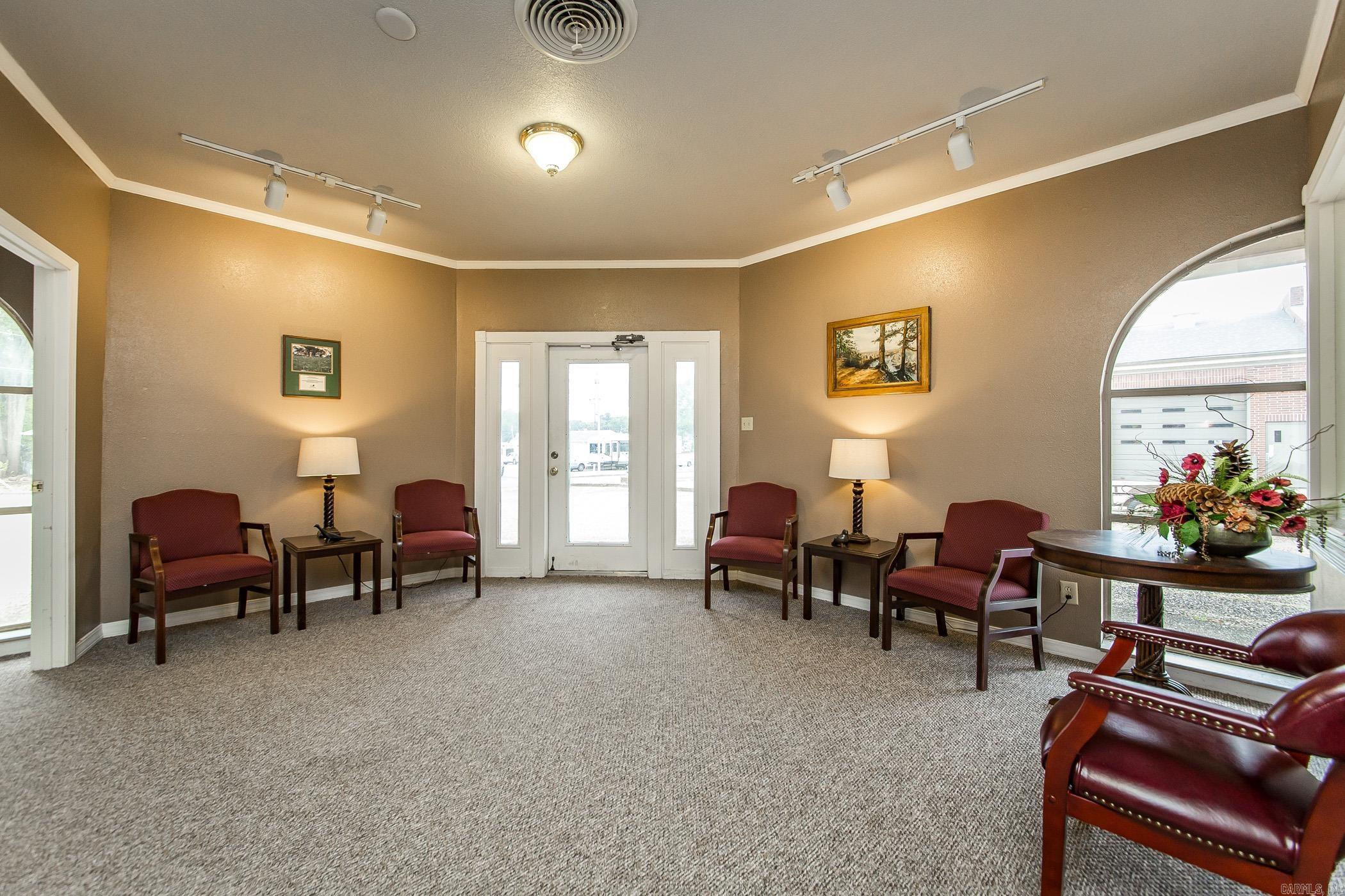 HILLS REPLAT OF TWIN OAKS ADDN - Commercial Sale