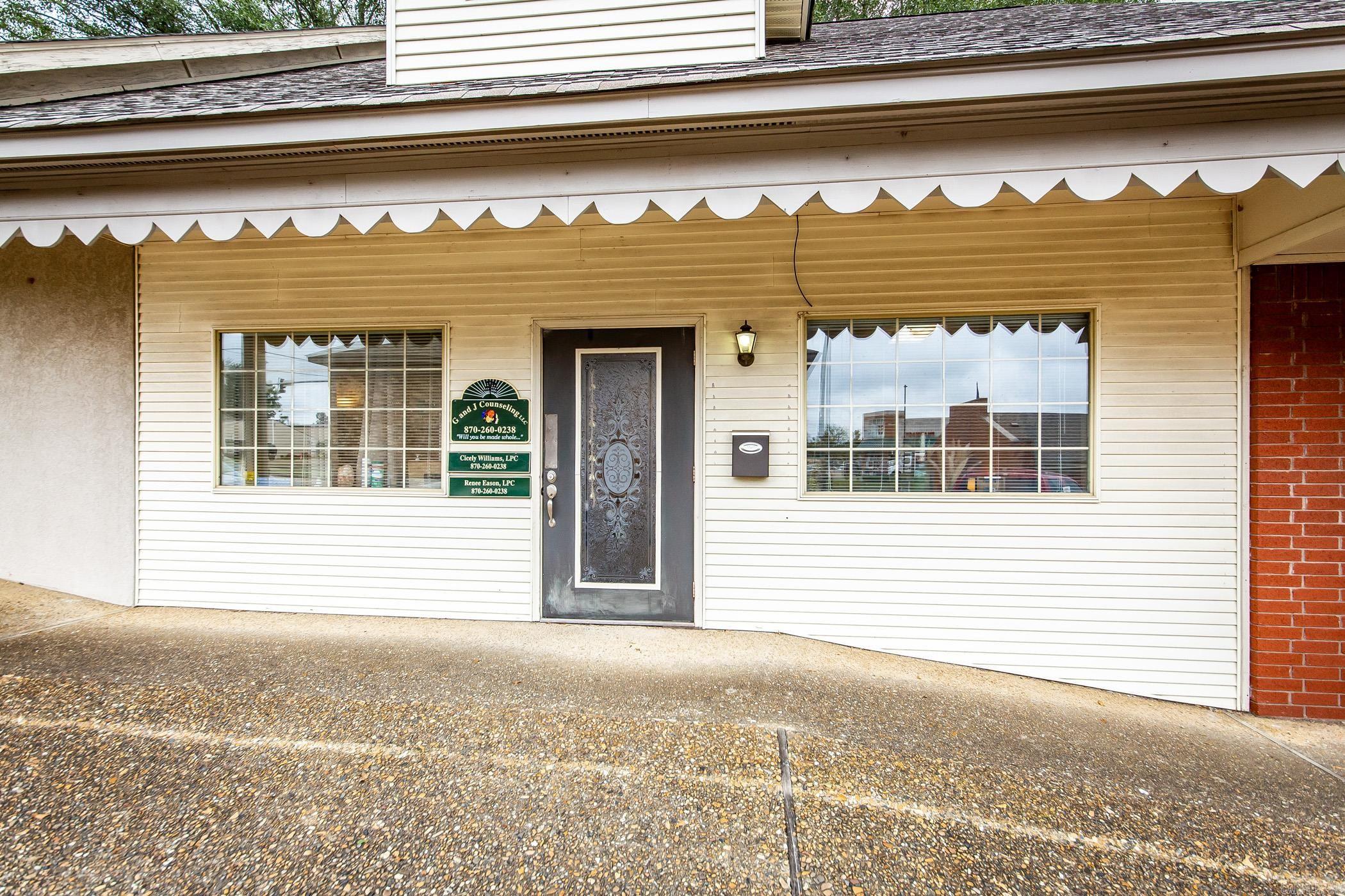 HILLS REPLAT OF TWIN OAKS ADDN - Commercial Sale