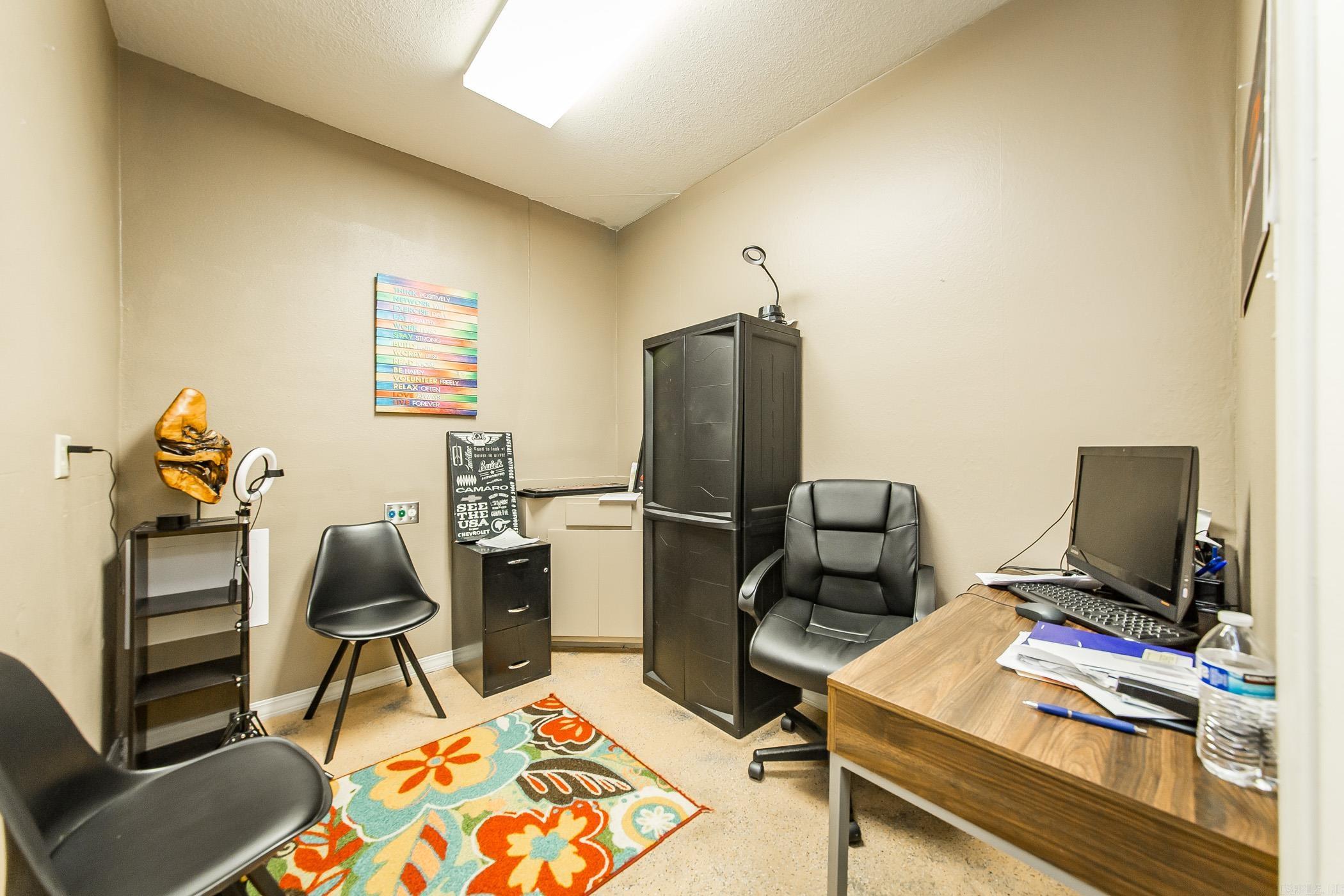 HILLS REPLAT OF TWIN OAKS ADDN - Commercial Sale