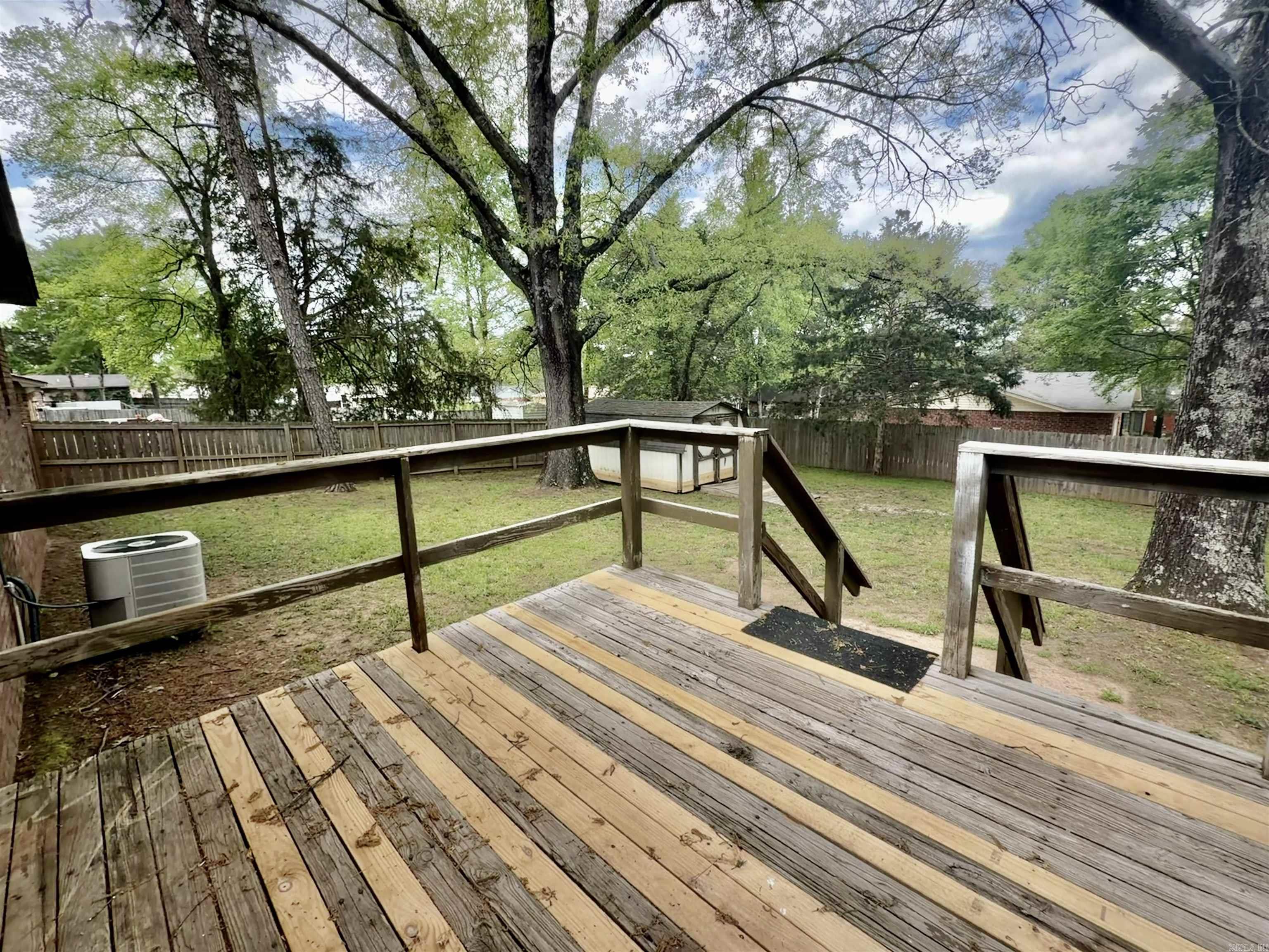 RAY LEE JR 4TH SUB DIV - Residential