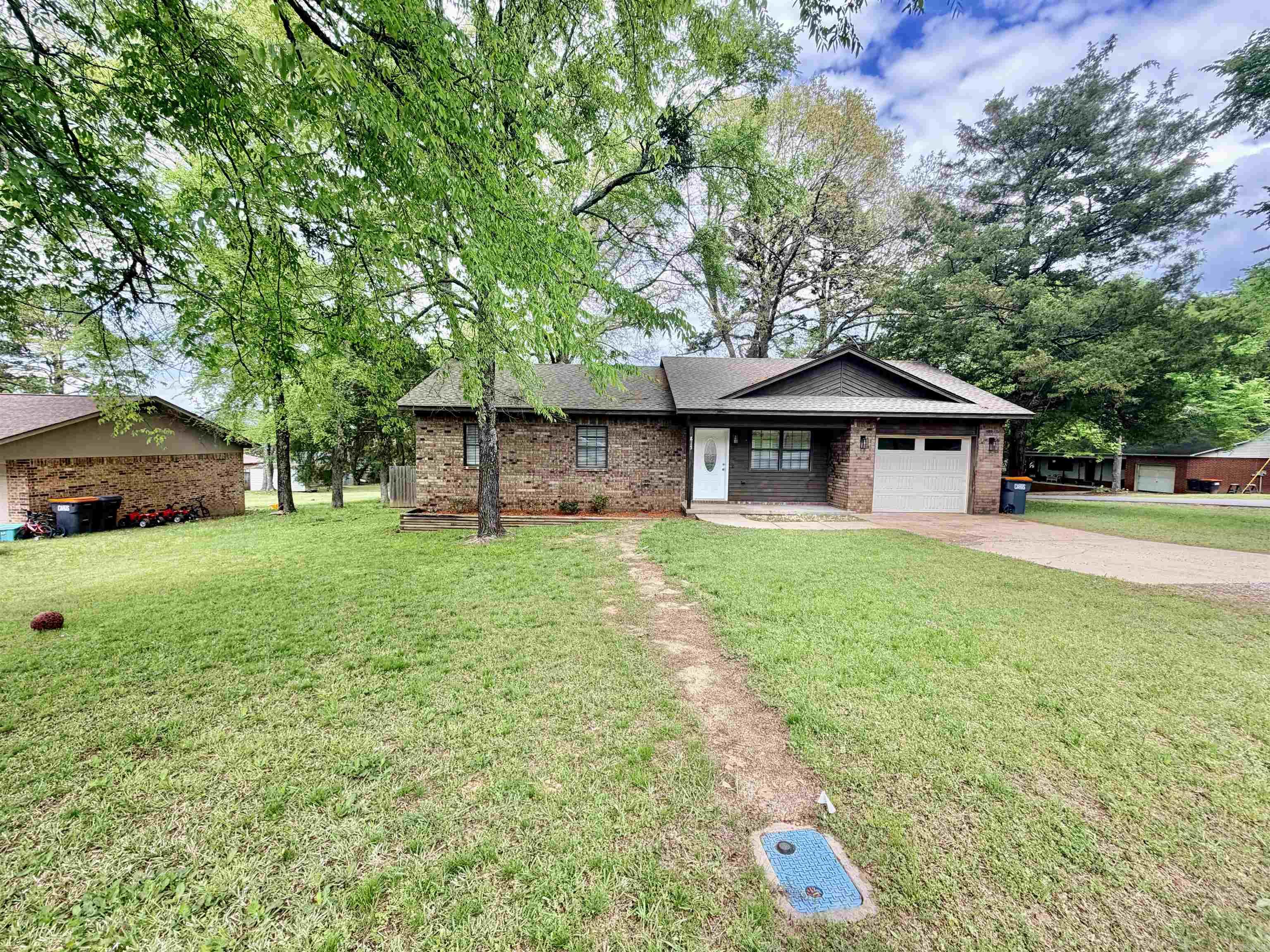 RAY LEE JR 4TH SUB DIV - Residential