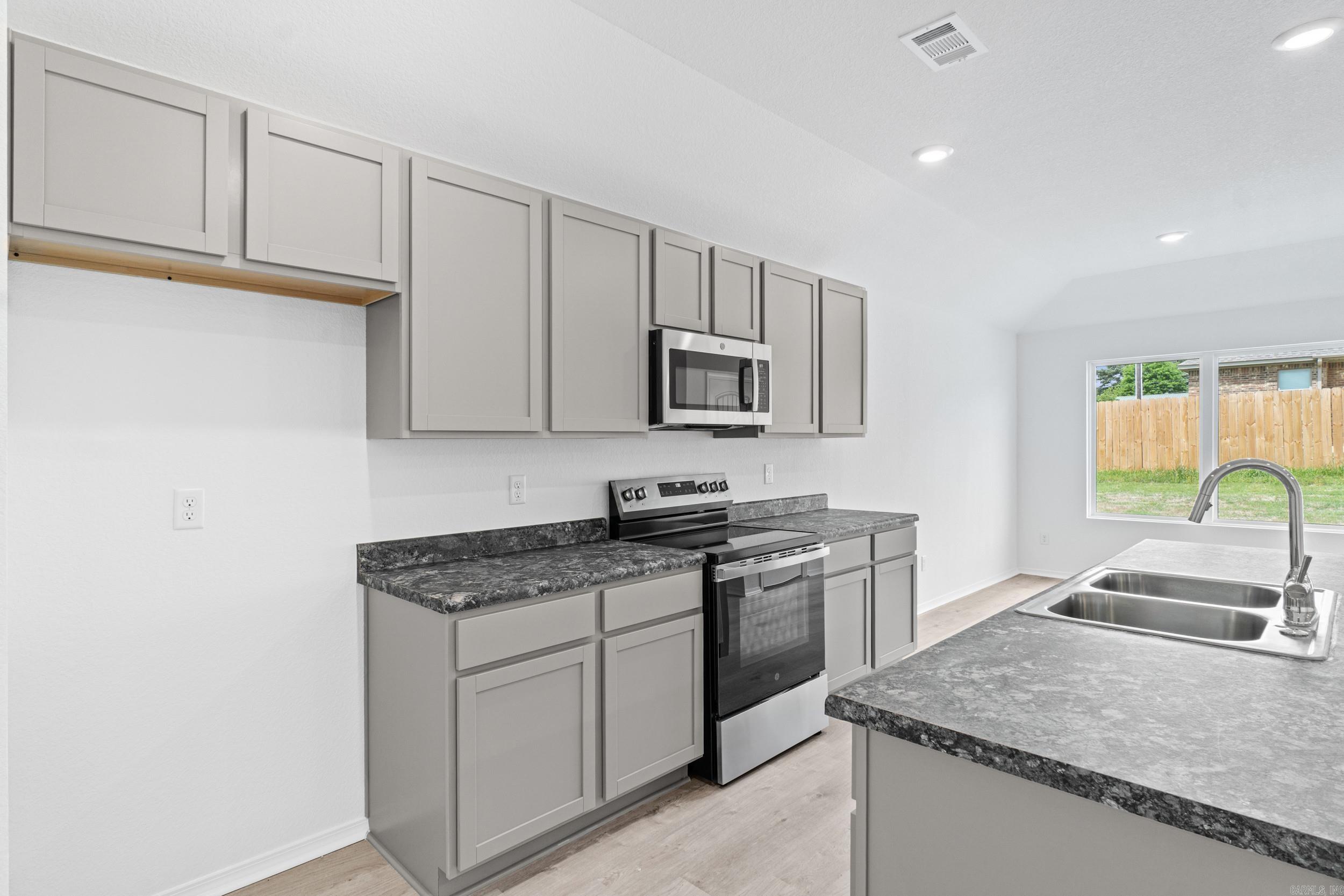 SOUTHFORK RANCH S/D PH I - Residential