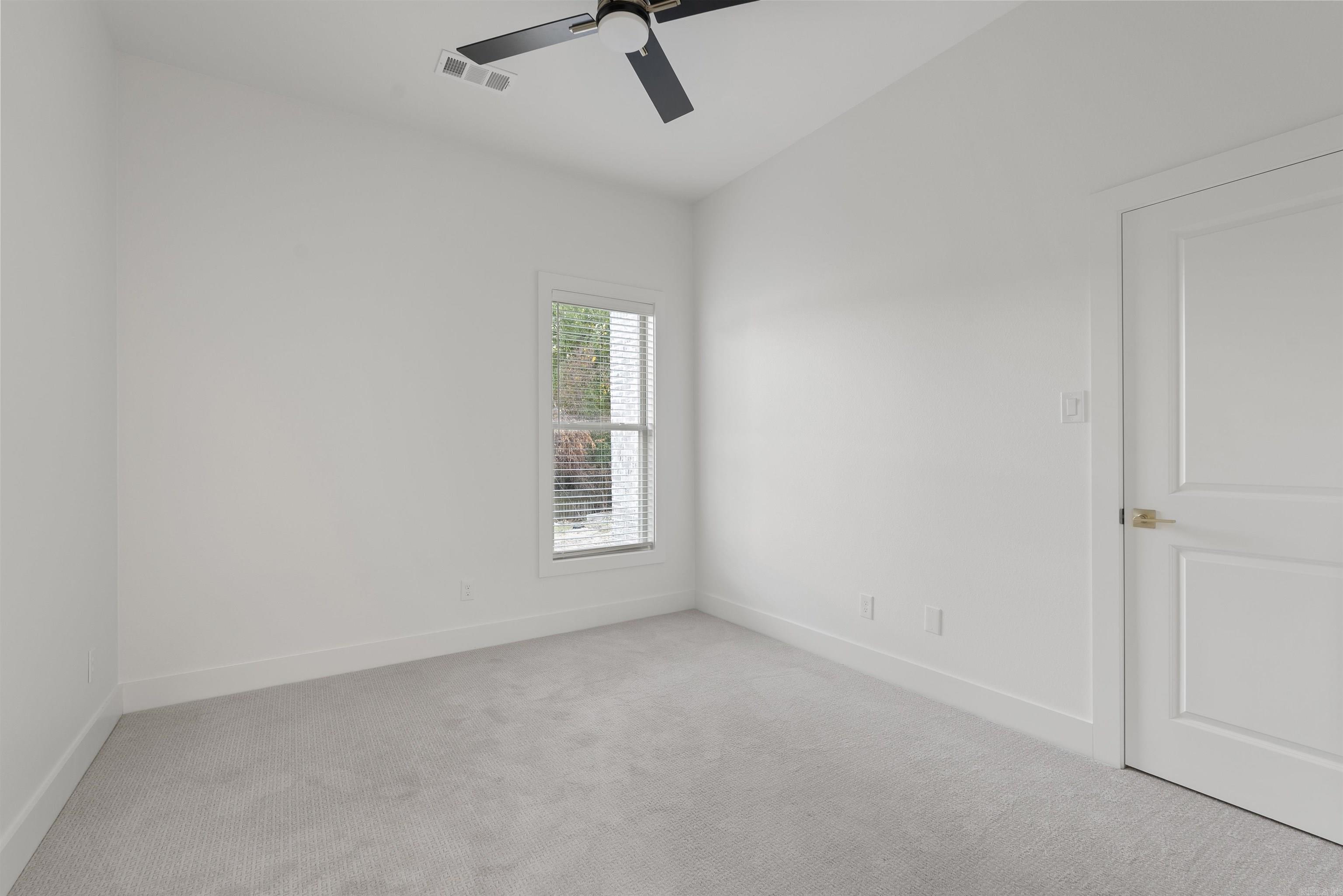 MERGERON COURT - Residential
