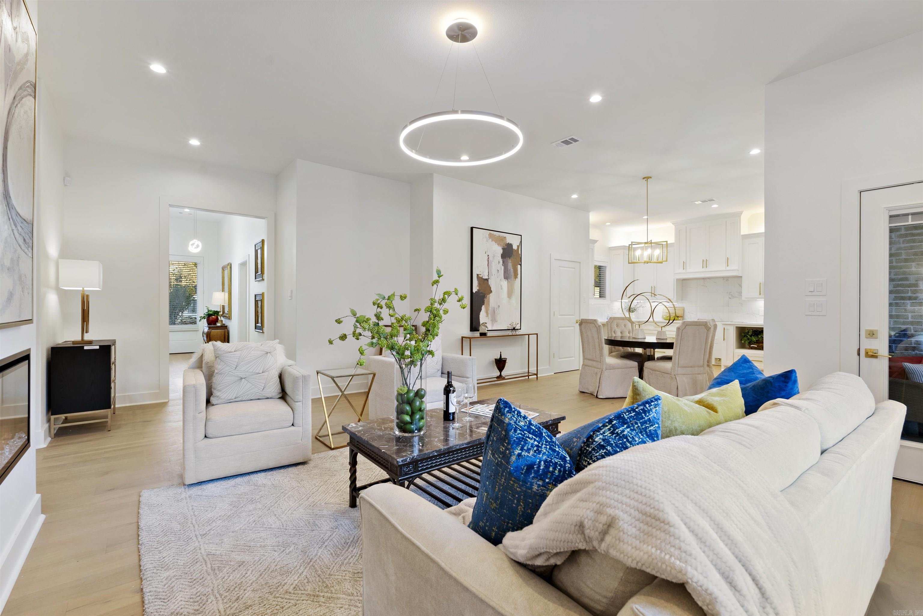 MERGERON COURT - Residential